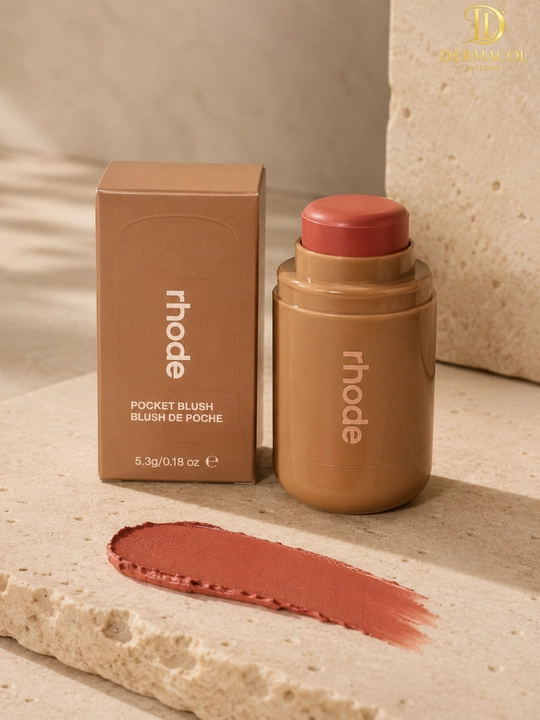 Кремовые румяна стик для лица и губ RHODE Pocket Blush Freckle нейтральный персиковый тон