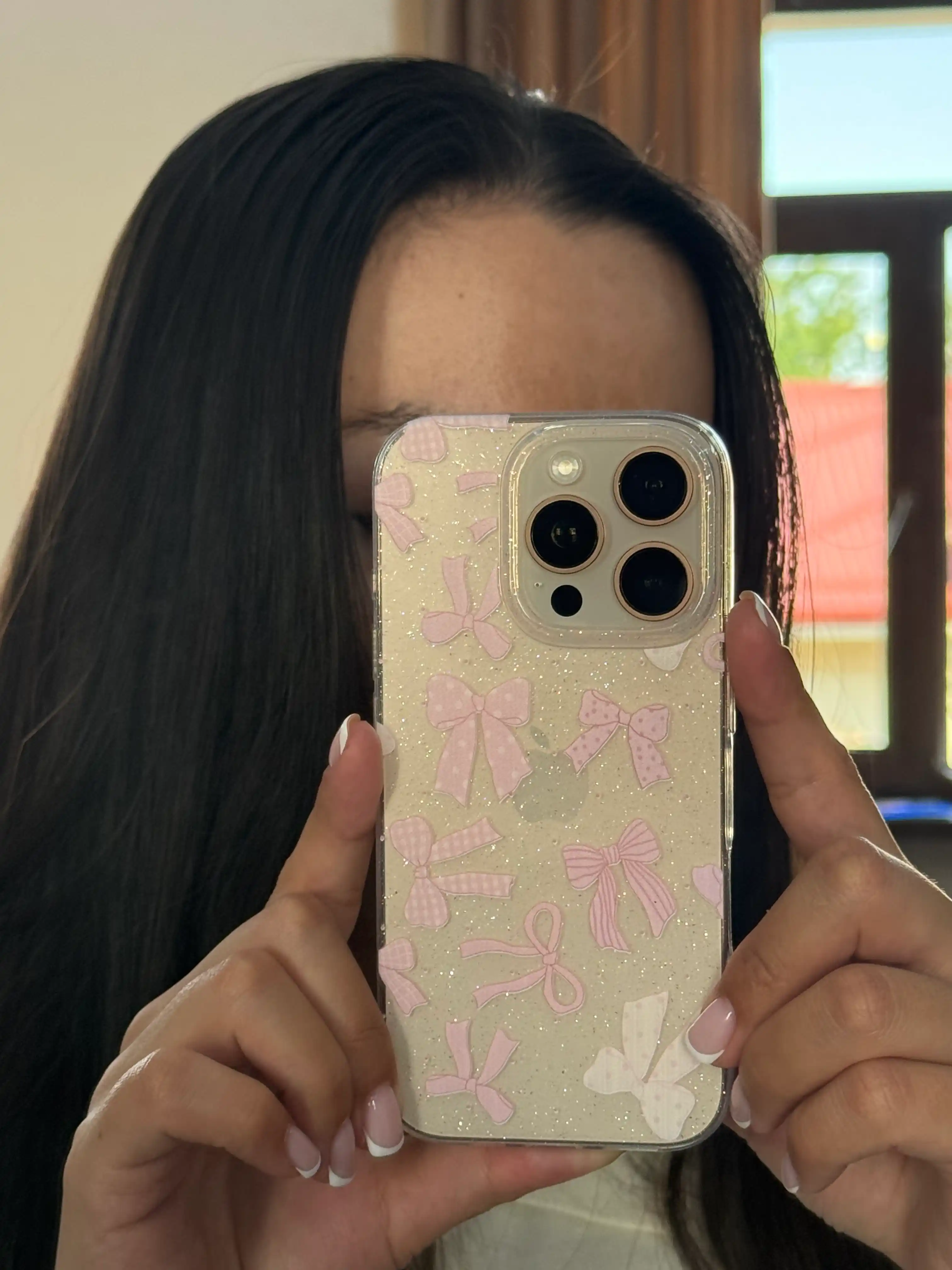 Qizchalar uchun pushti bantli iPhone g‘ilofi 11,12, 13, 14, 15, 16, 17, 17 pro, 17 pro max