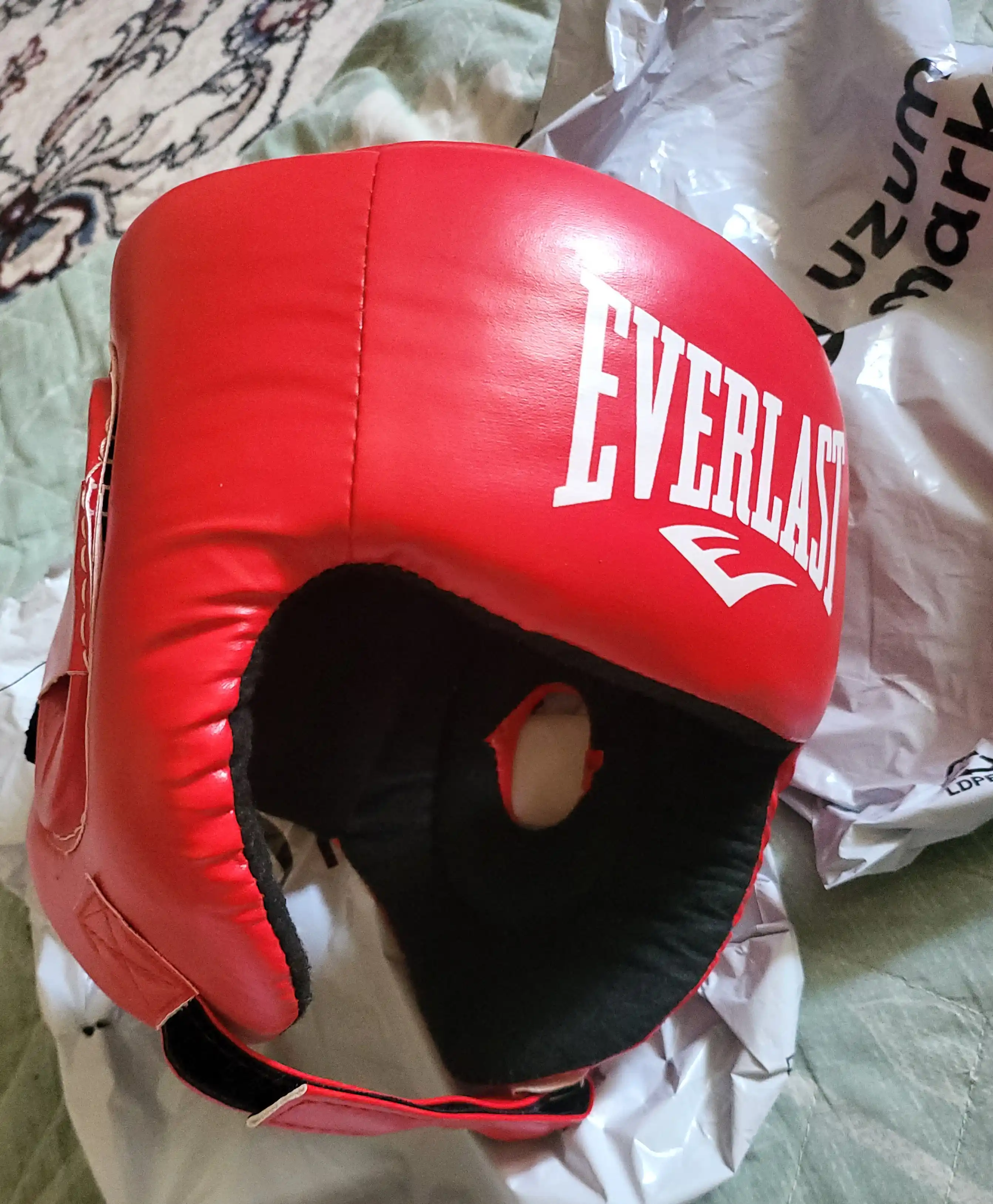 Boks va mma uchun himoya shlemi, ekipirovka
