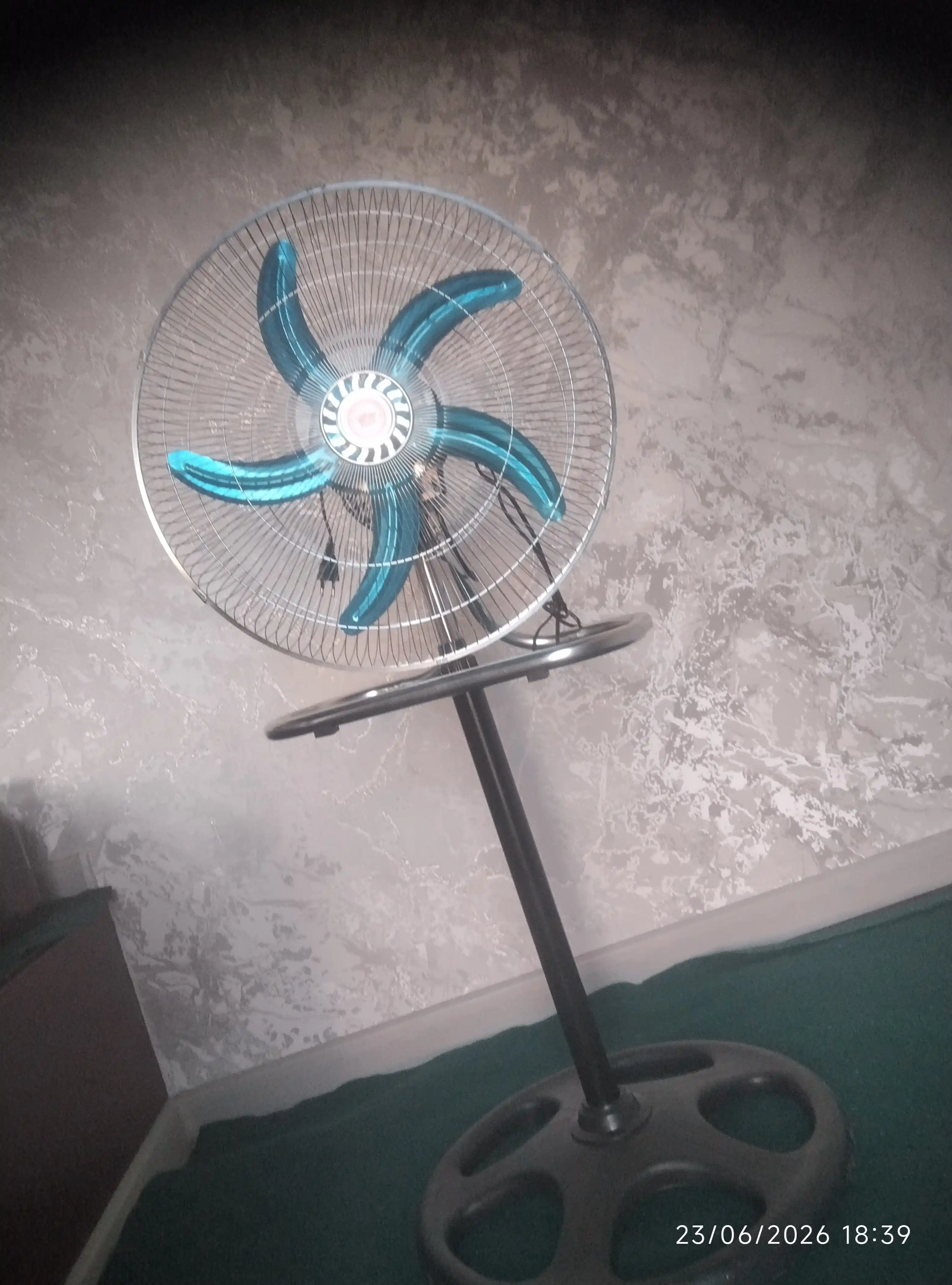 Ventilyator, sovutuvchi pol ventilyator zamonaviy dizayn bilan, 4 xil