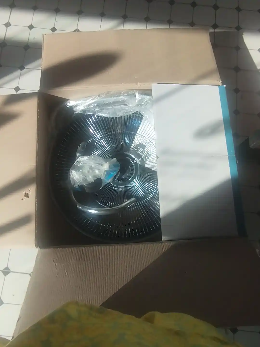 Ventilyator, sovutuvchi pol ventilyator zamonaviy dizayn bilan, 4 xil