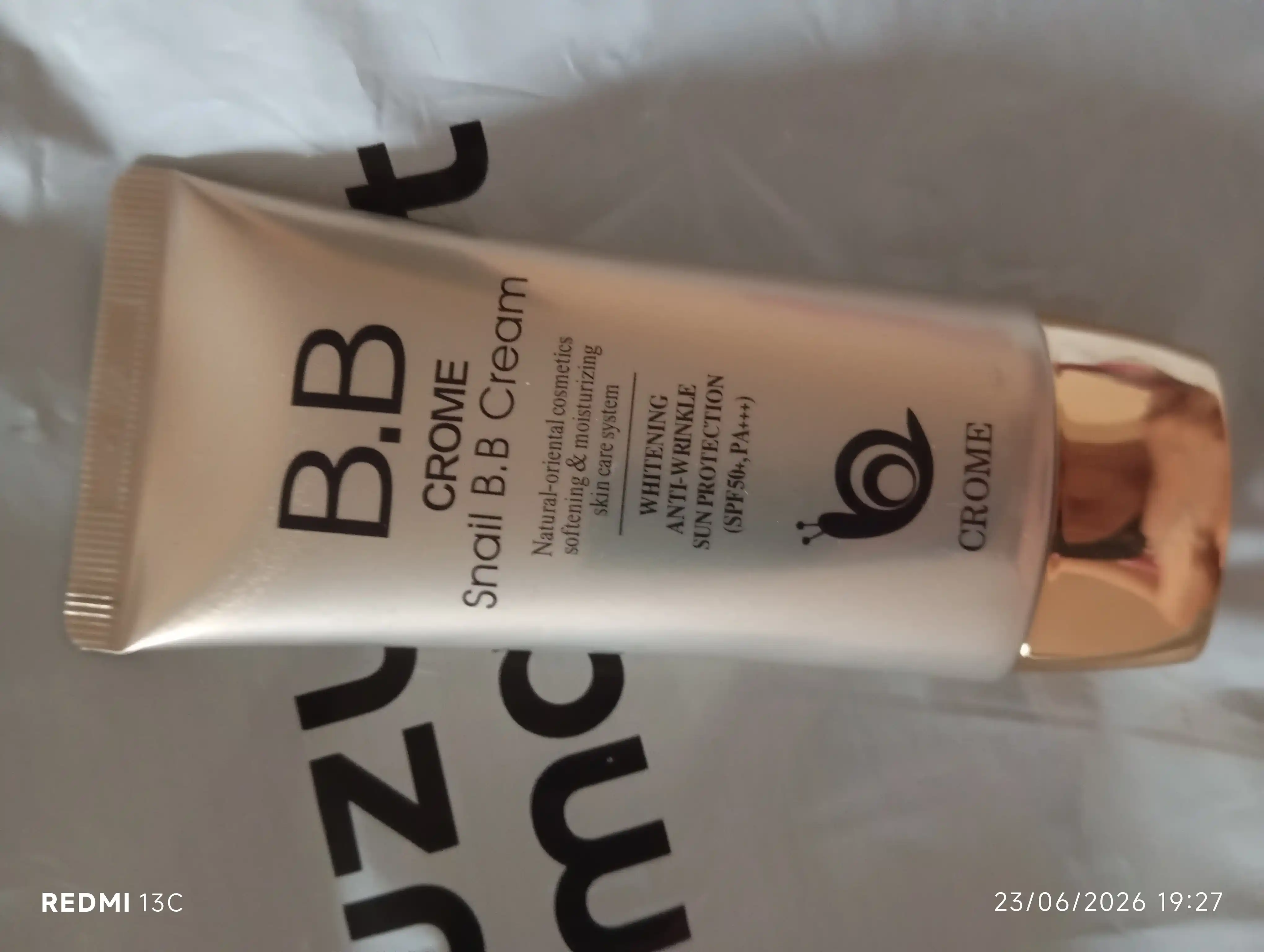 CROME SNAIL SPF50 BB-kremi, makiyaj uchun ko‘p funksiyali oqartiruvchi asos, 50 ml