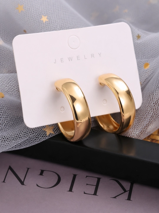 Ayollar uchun tilla rangli, quloq teshmasdan taqiladigan sirg‘alar