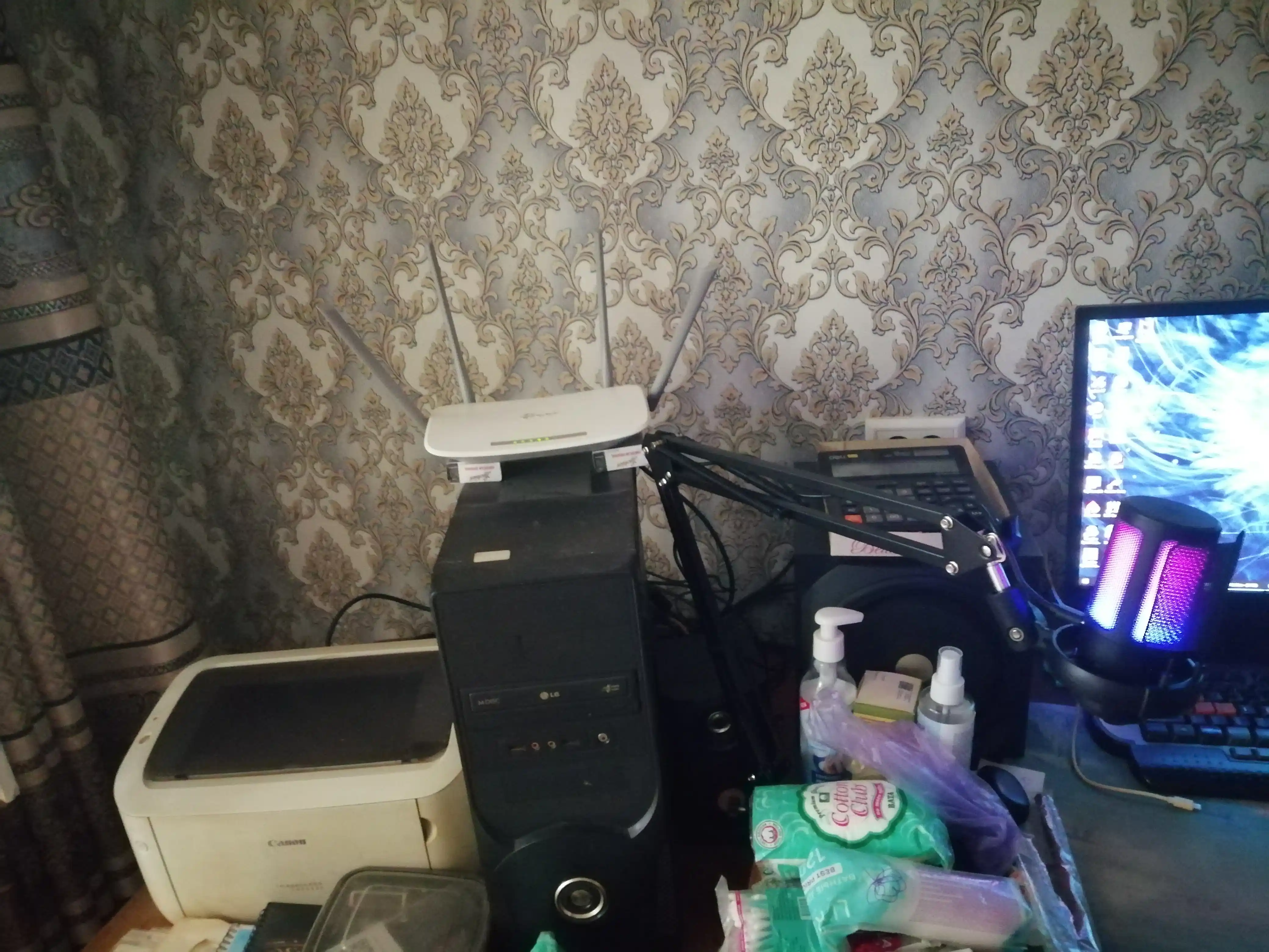 RGB yoritgichli o'yin kondensatori mikrofoni, braket va oqim filtri