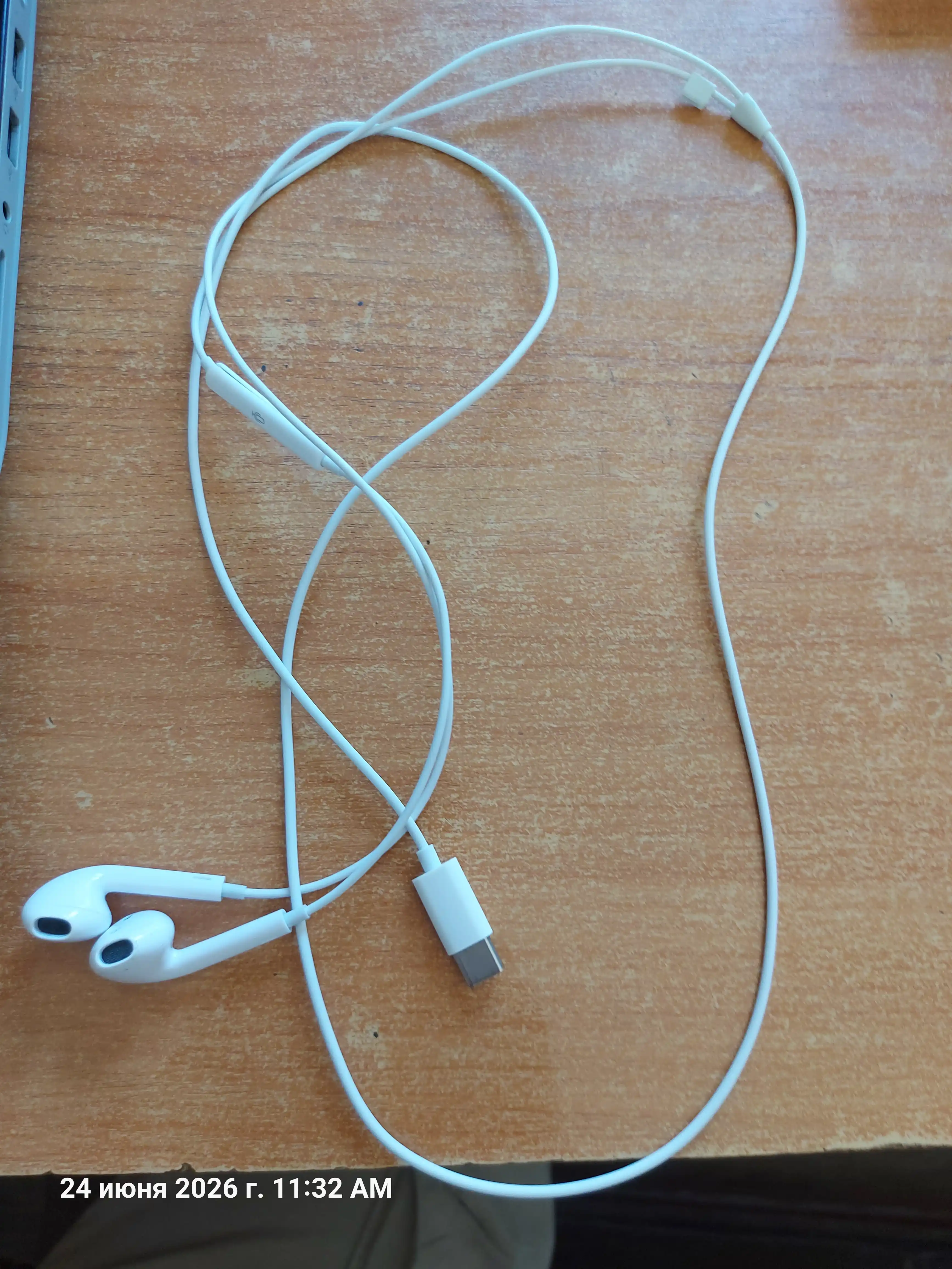 Simli quloqchinlar Type-C ulagichi bilan, yuqori ovoz sifati va qulaylik, ergonomik