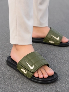Зеленый