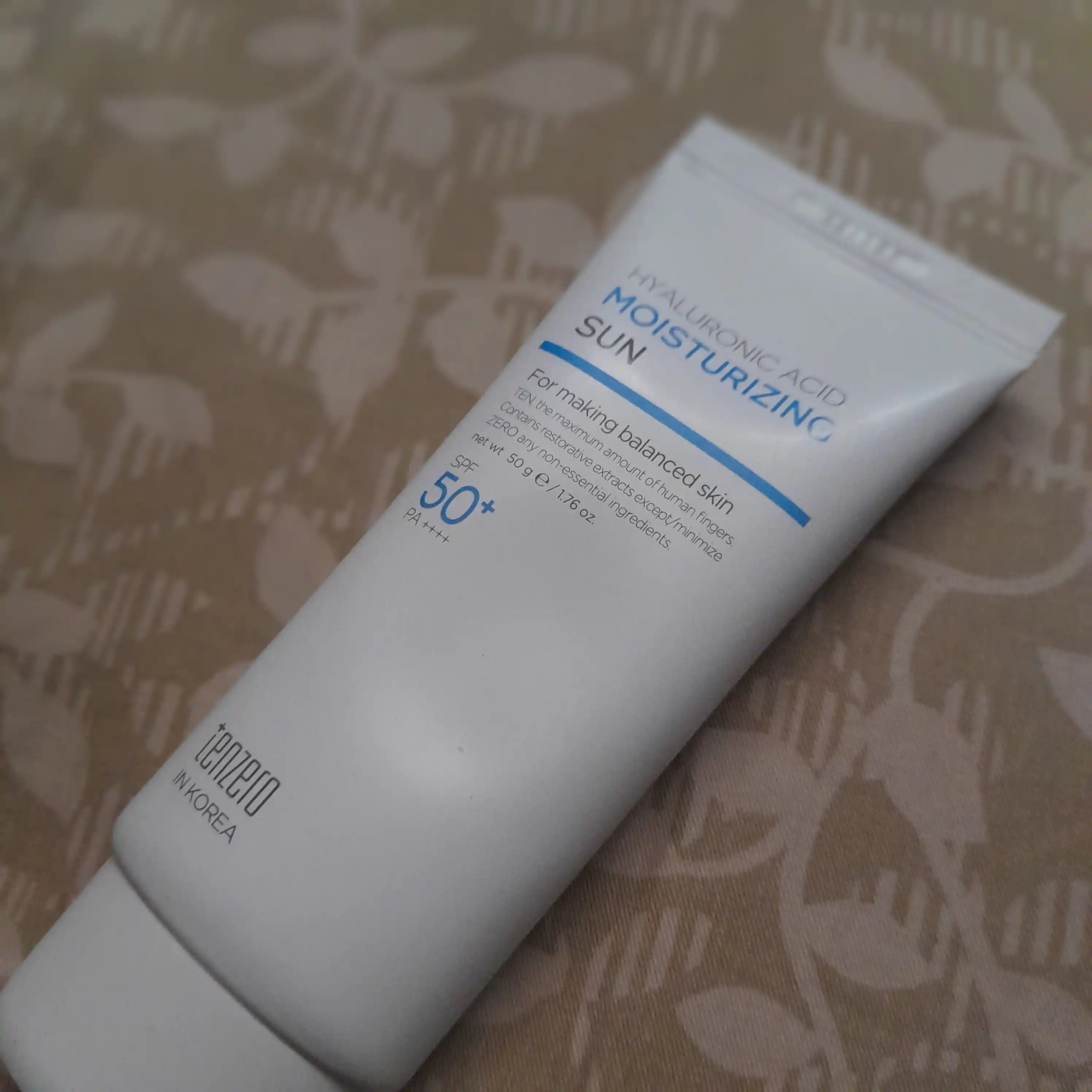 Quyoshdan himoyalovchi kremi yuz uchun tinchlantiruvchi SPF50+ PA++++, Tenzero