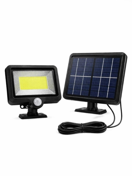 “SolarGuard 160” 30 Vt quvvatli quyosh energiyasi bilan ishlaydigan LED-proyektor.