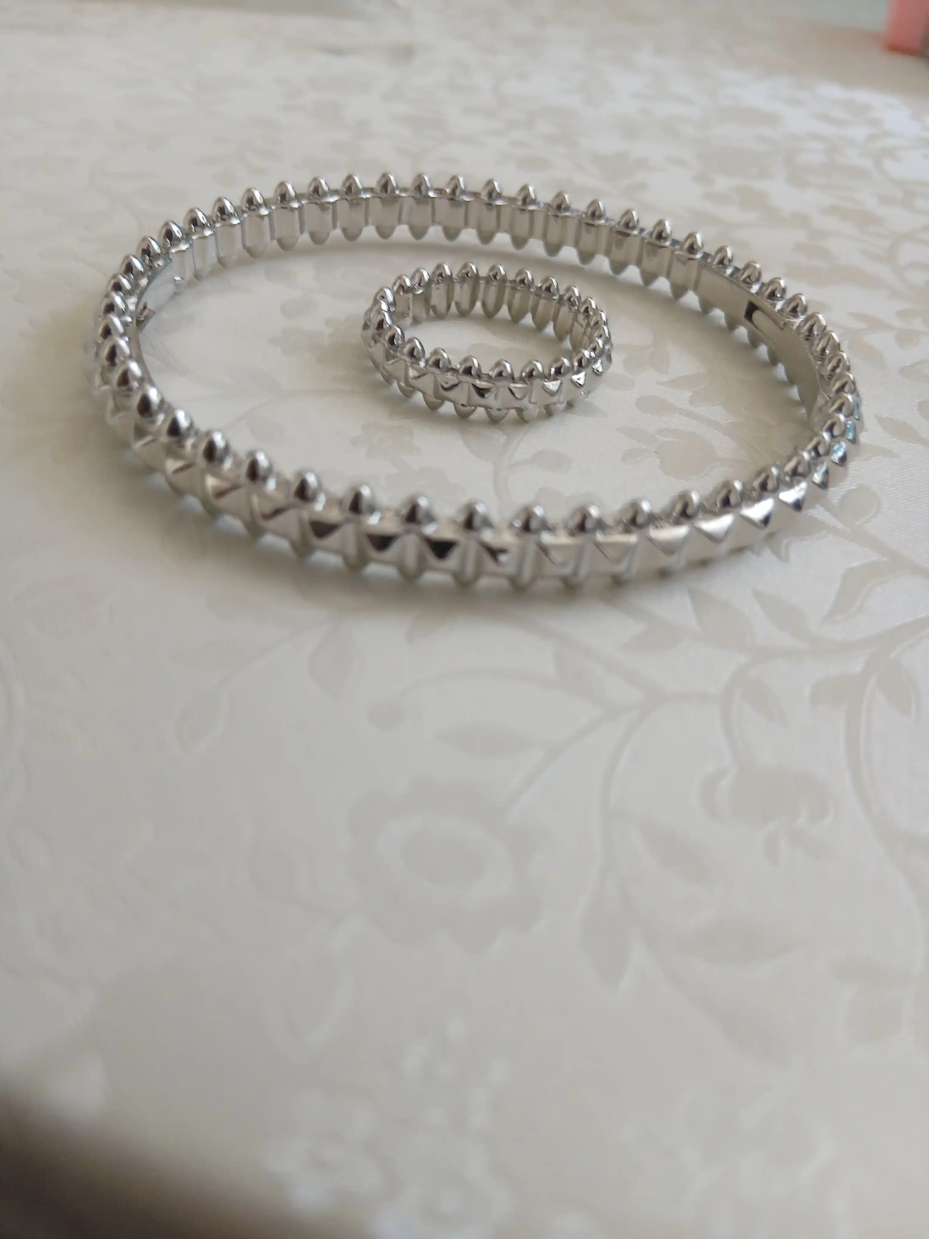 Stainless Steel Xuping, oyatal kursi bilaguzuk va uzuk to'plami