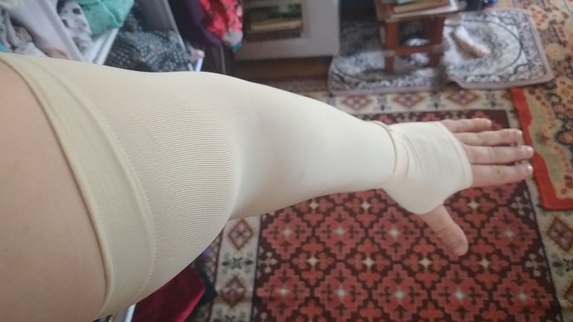 Quyosh nurlaridan va zarbadan himoya qiluvchi qo‘l yenglari