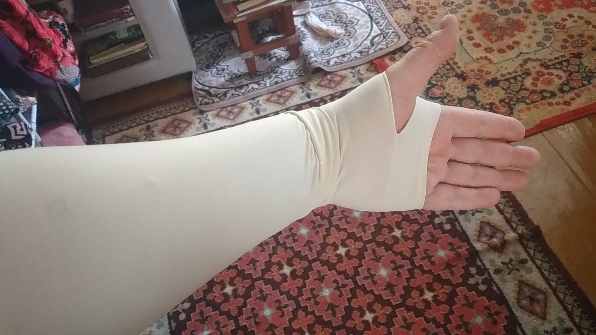 Quyosh nurlaridan va zarbadan himoya qiluvchi qo‘l yenglari