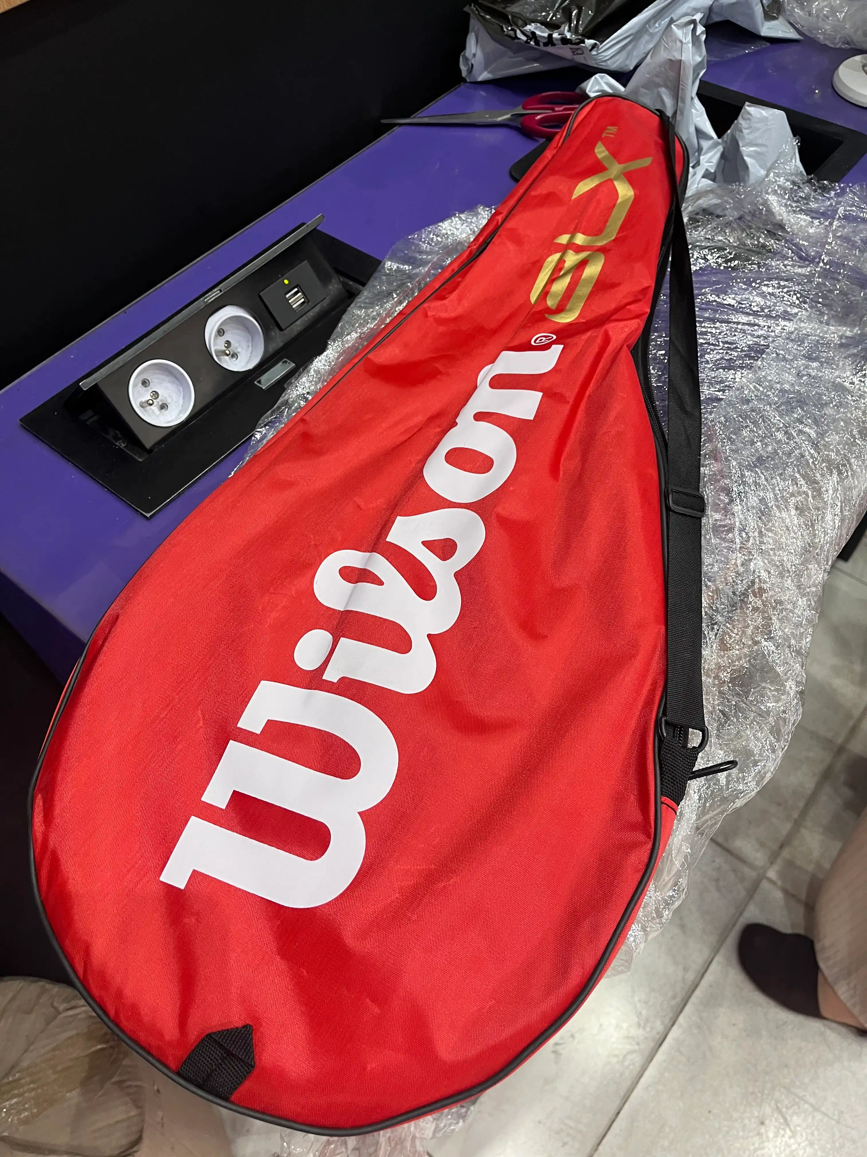 Wilson 3LX BLX tennis raketkalari. Texnologiya raketka ramasi materiali o‘rilgan