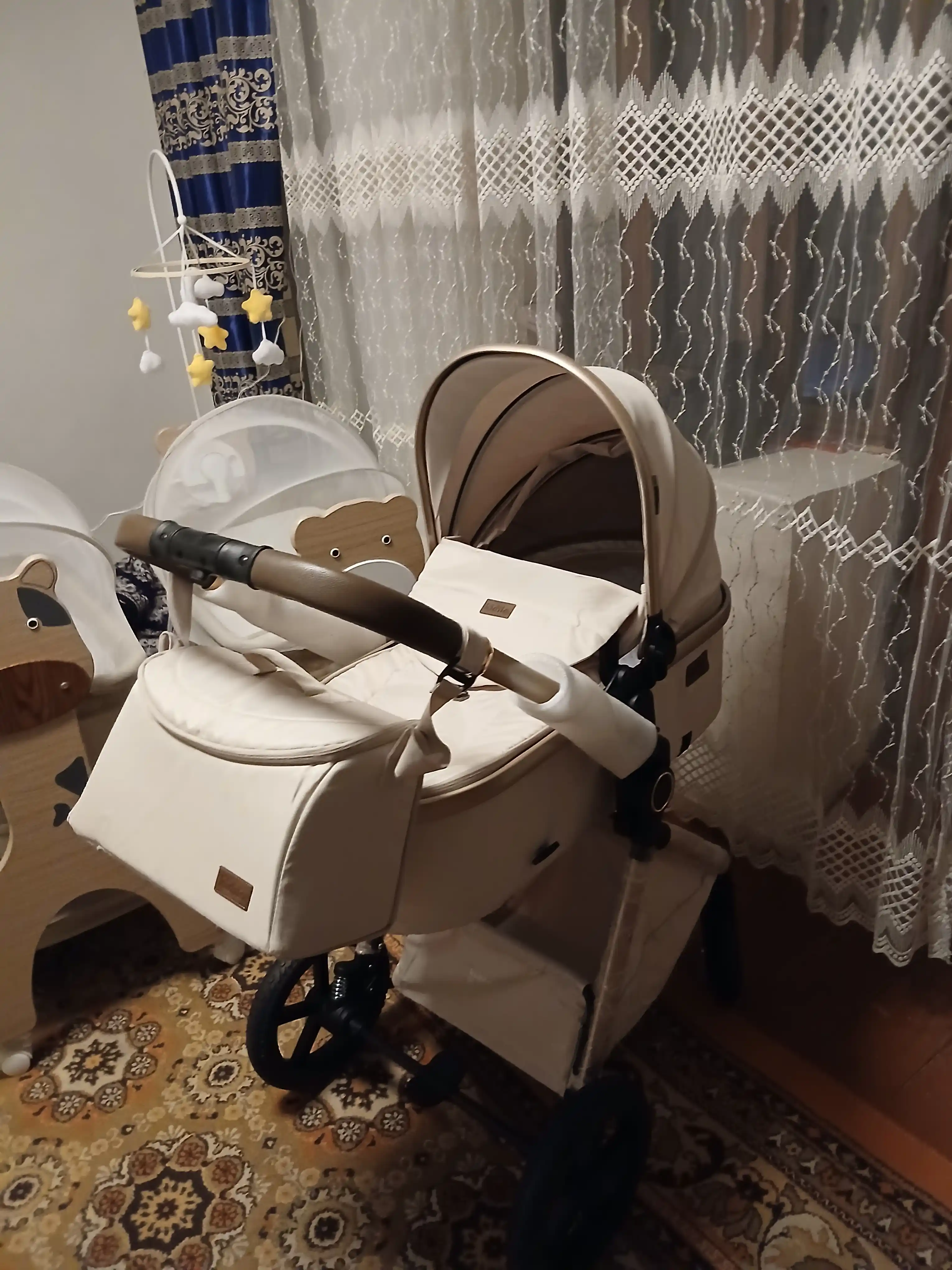 Yangi tug‘ilgan chaqaloqlar uchun yonma-yon qo‘yiladigan bolalar karavoti, elektron beshik