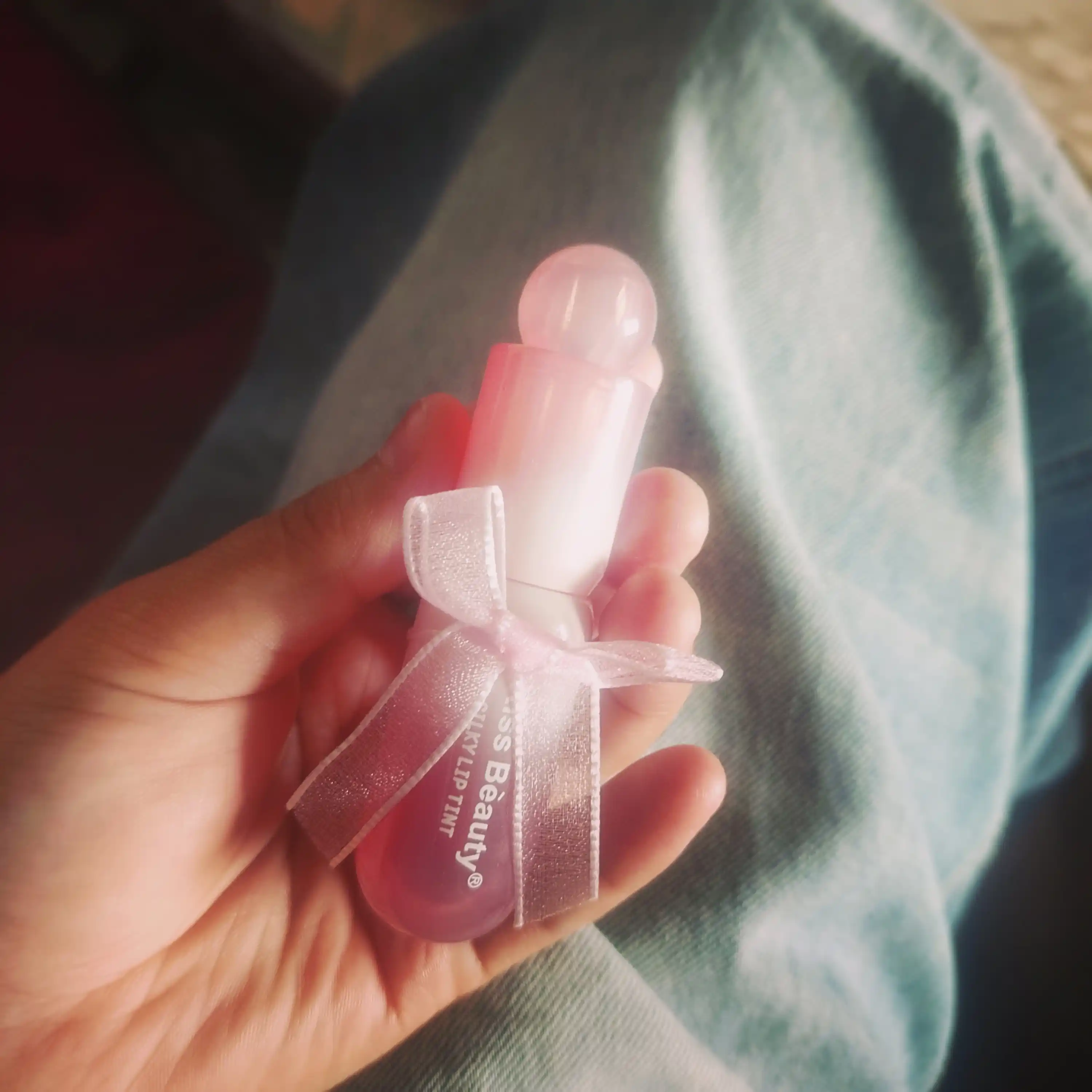 Lab bo‘yog‘i, Kiss Beauty