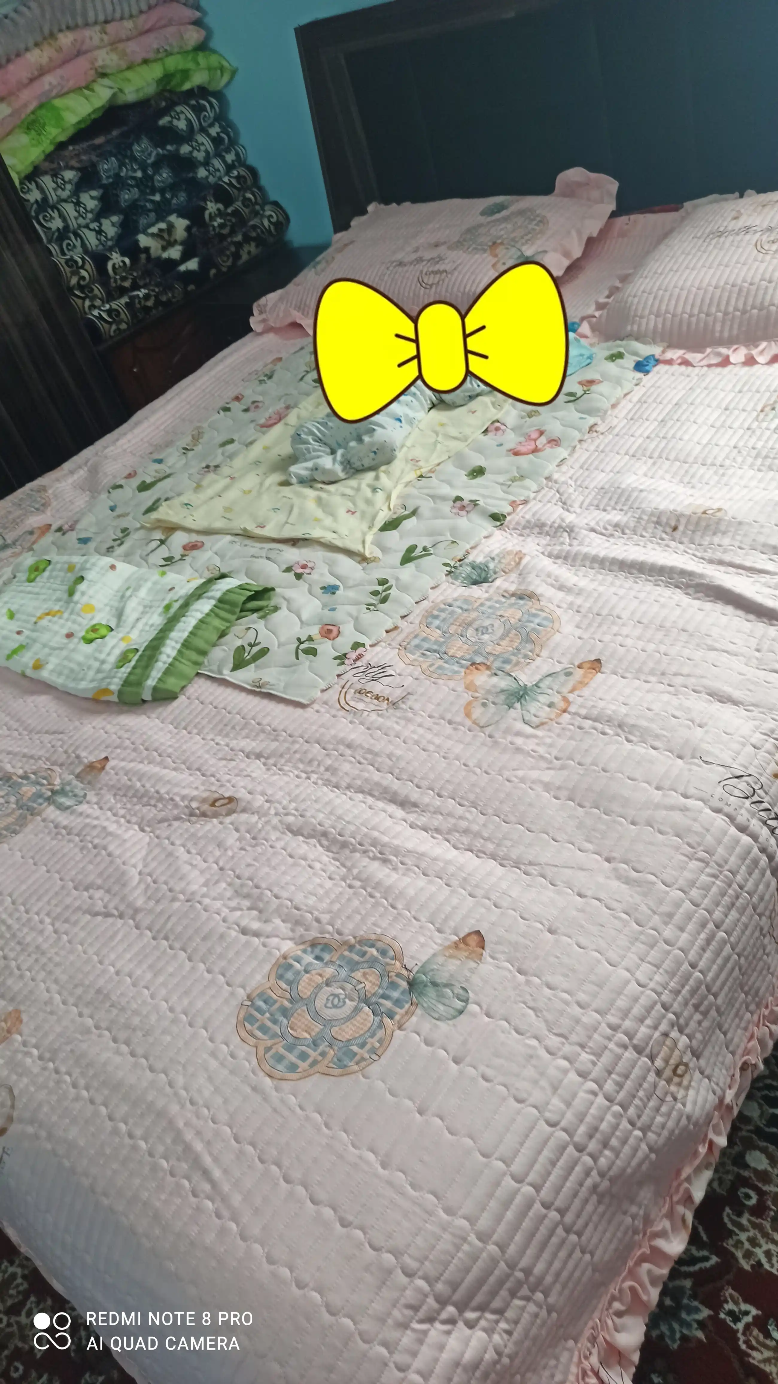 230 × 210 sm o‘lchamli, yostiq jildli, yengil va qulay yozgi adyol