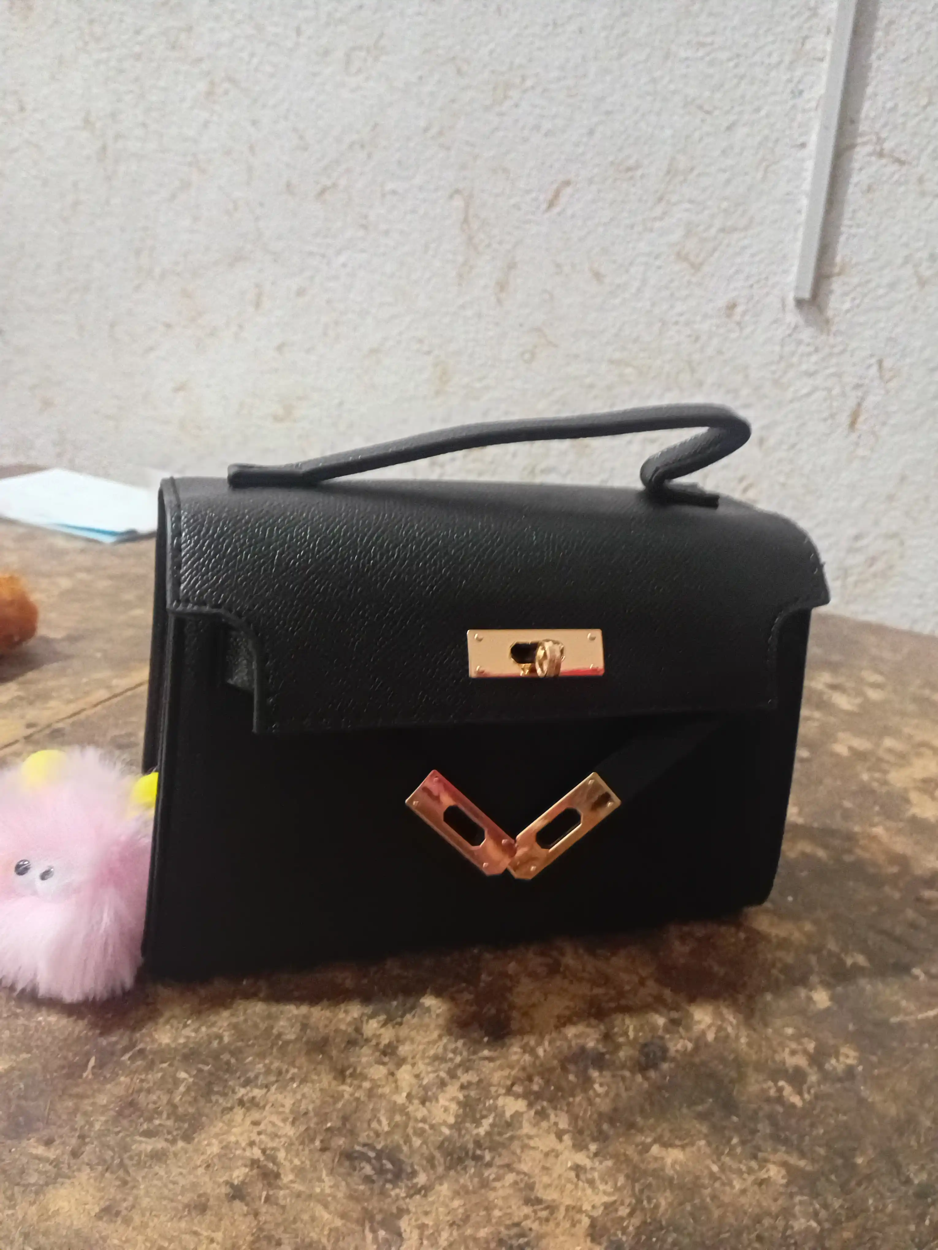Ayollar mini krossbody sumkasi, PU material, qulfli yopilish
