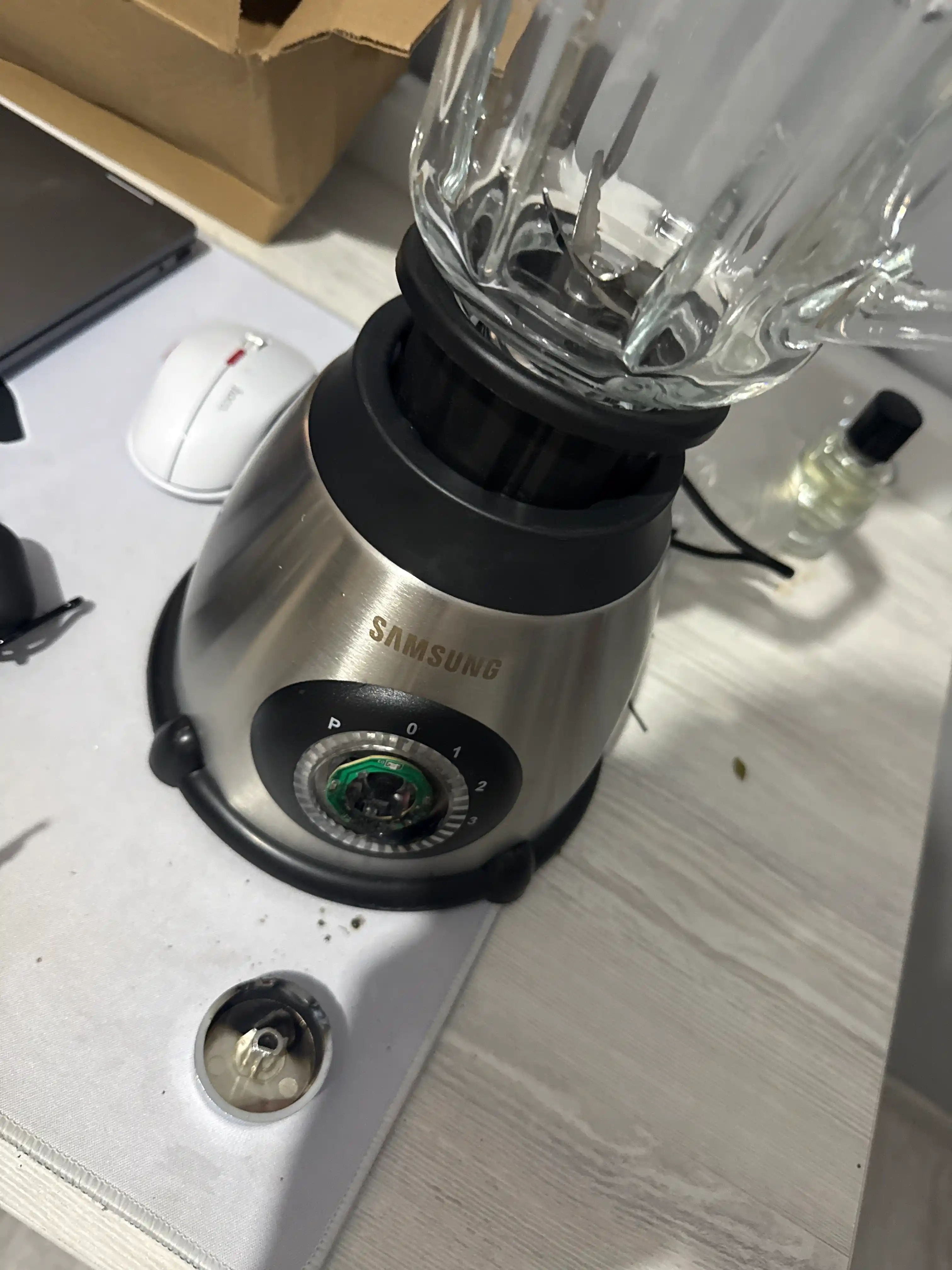 Statsionar blender, muz maydalaydigan 1,5 litrli smuzi-blender