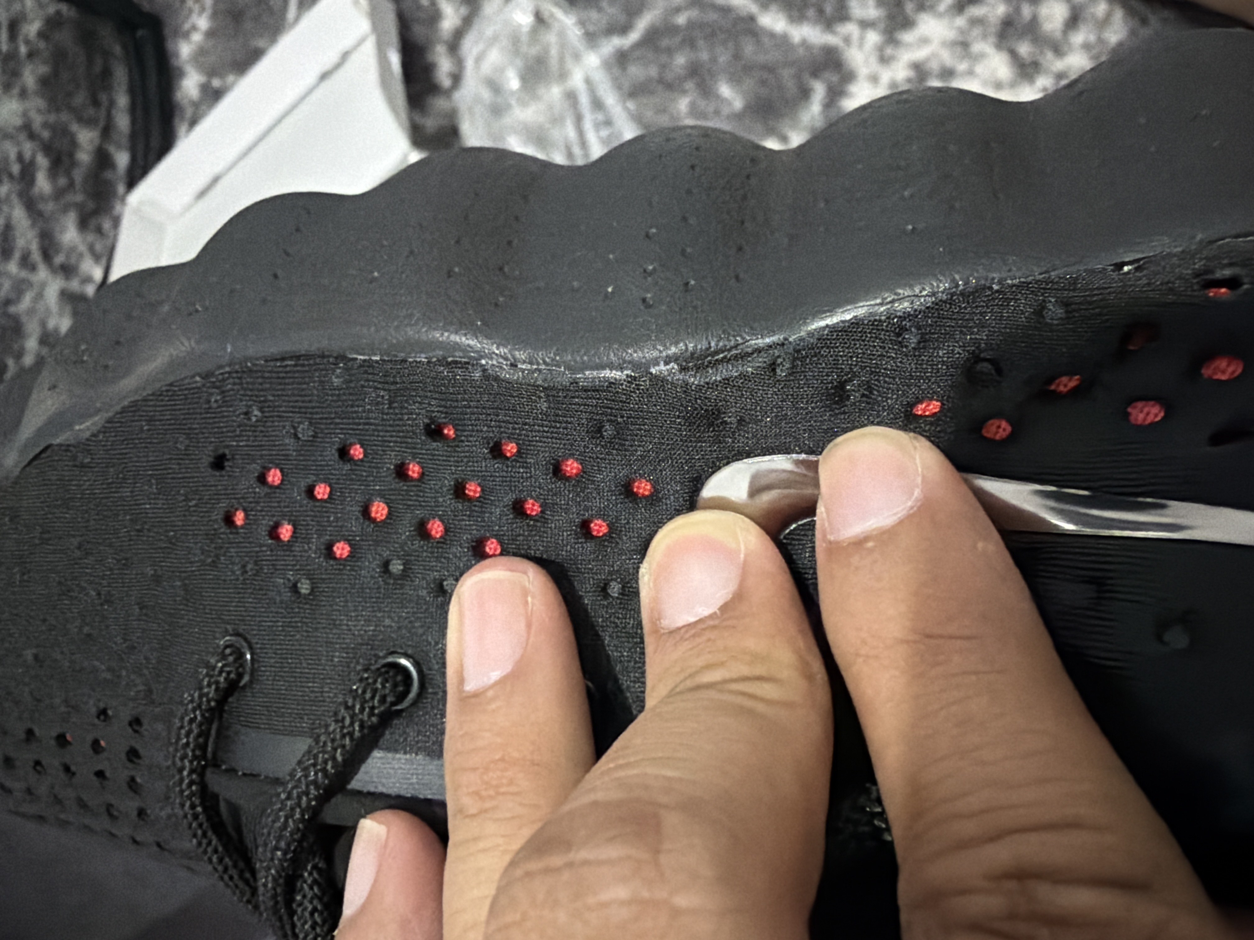 Nike Mind 002/001 yumshoq yostiqli nafas oladigan krossovkalar engil va qulay