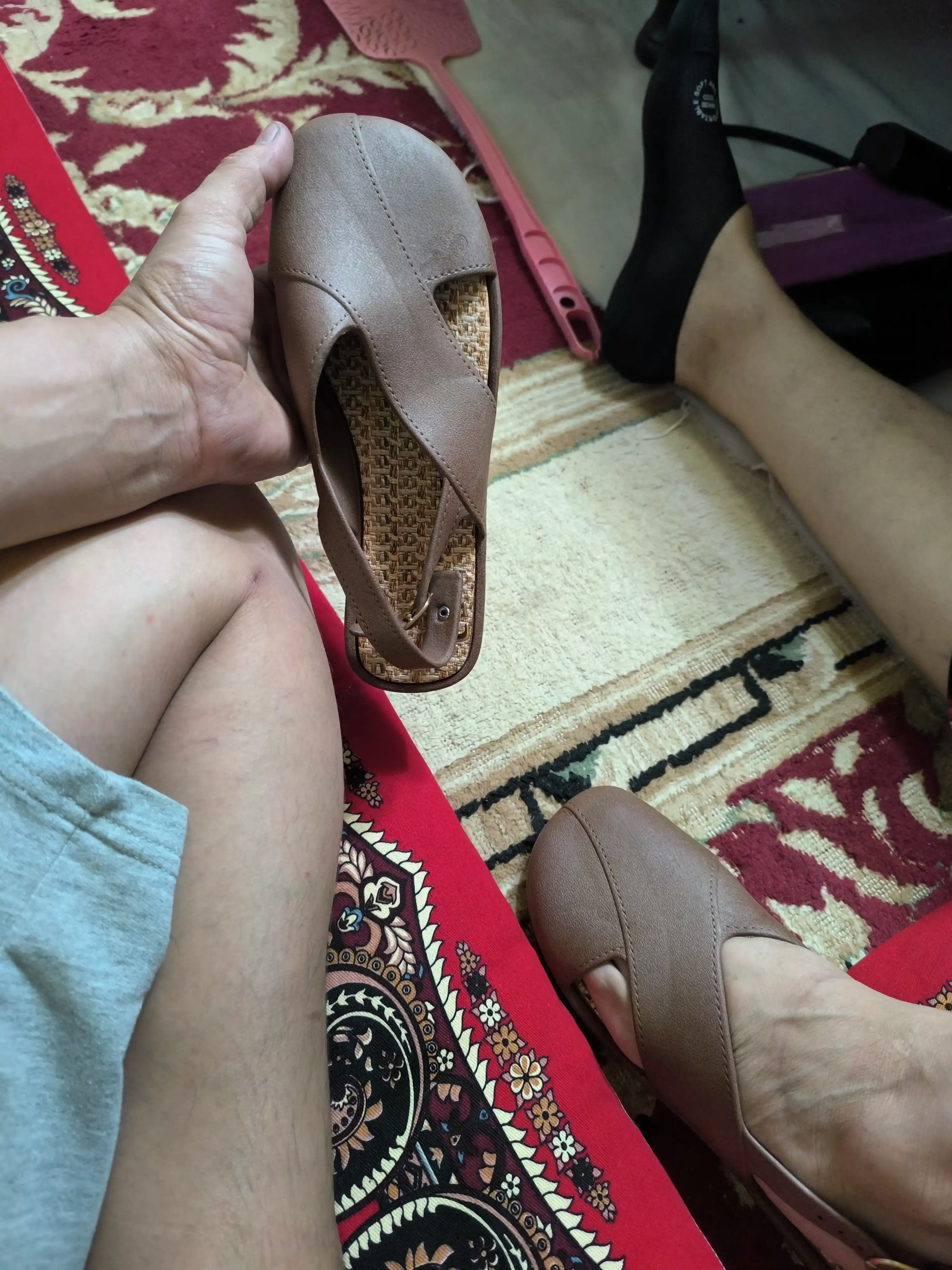 Ayollar sandallari, ayollar va qizlar bosonojkalari, ayollar shippaklari, shippaklar, 36-40
