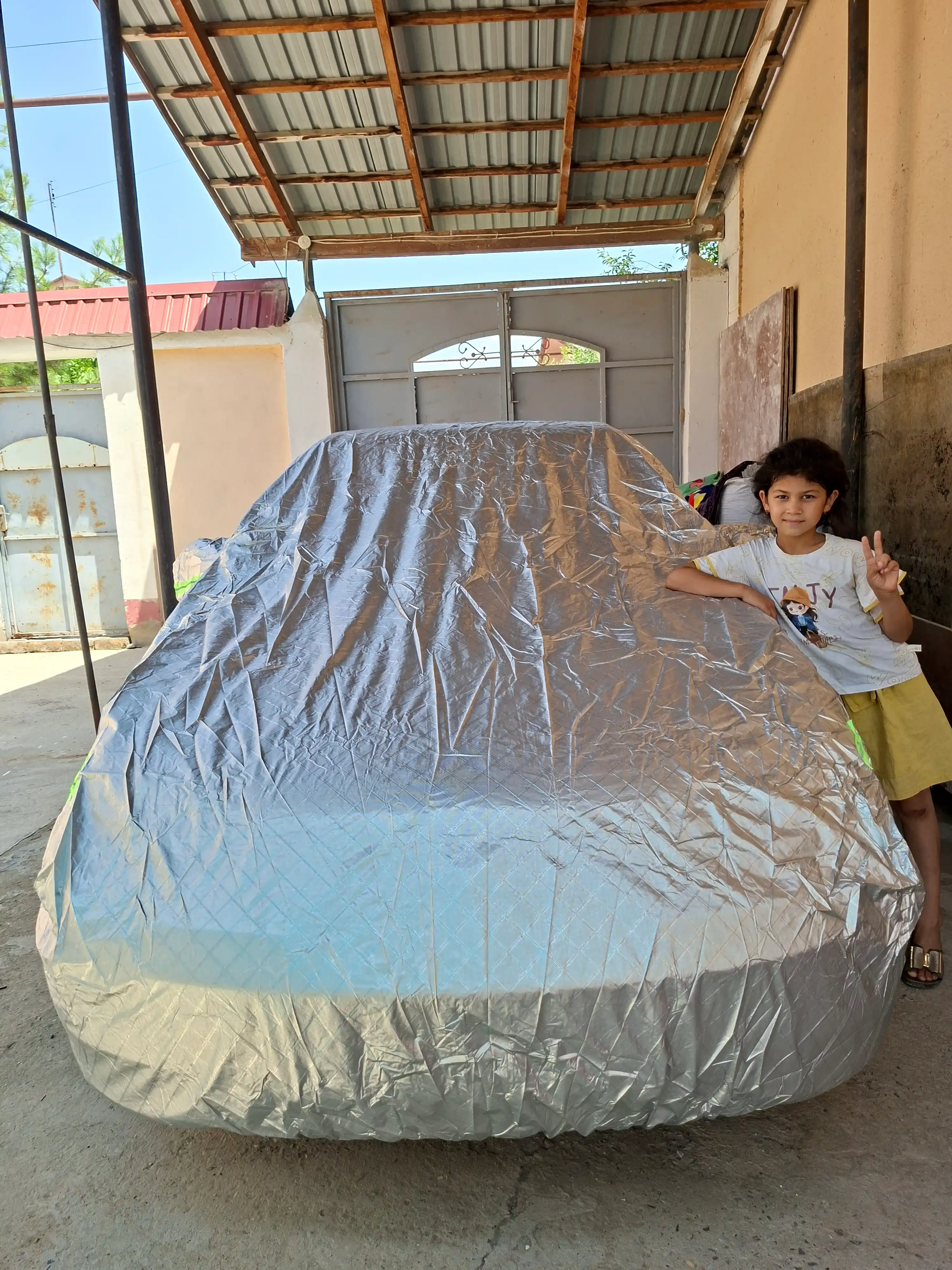 AVTOTENT universal barcha fasl uchun mos keladigan suv oʻtkazmaydigan himoya tent g‘ilofi