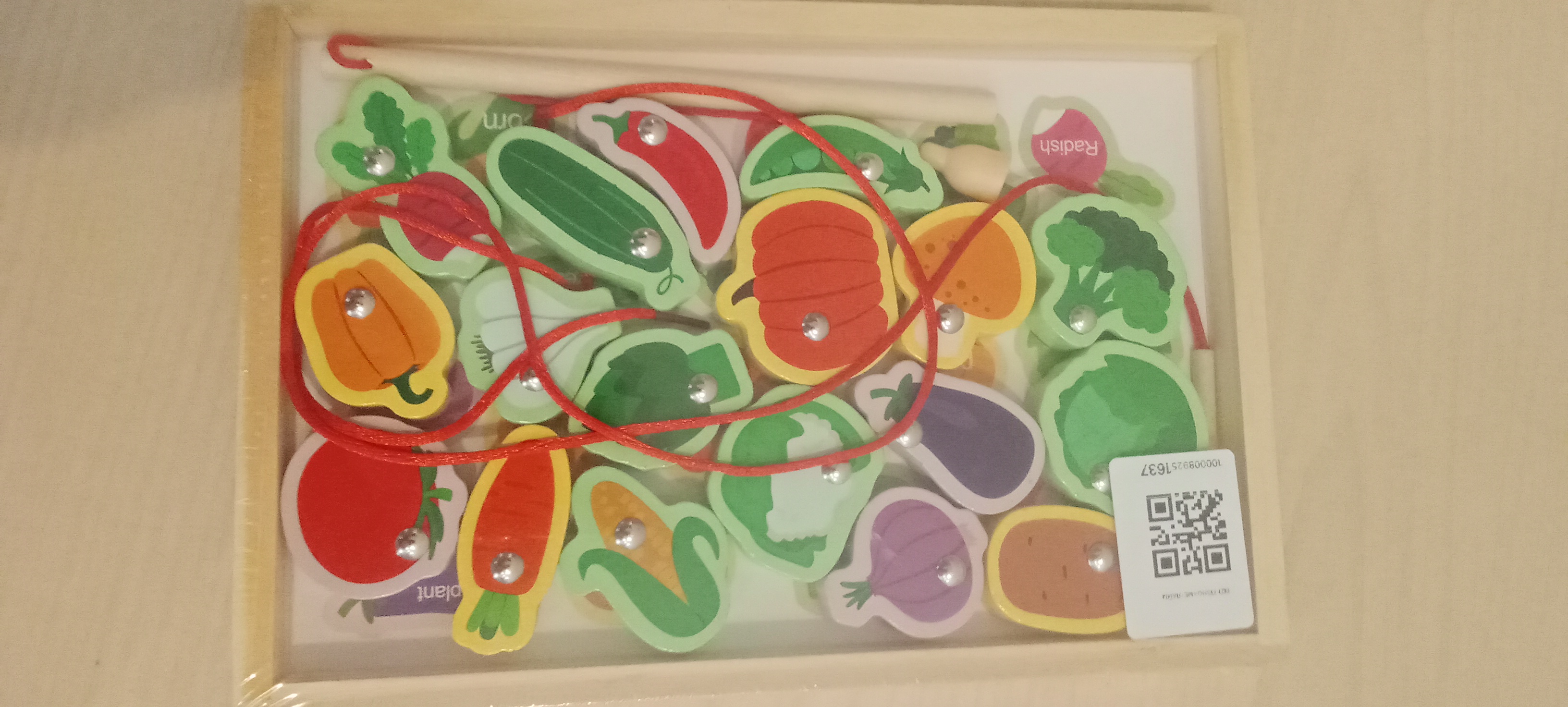 Yog'ochli baliq ovi o'yini, Montessori uslubidagi to'plam «Hayvonlar va Mevalar»