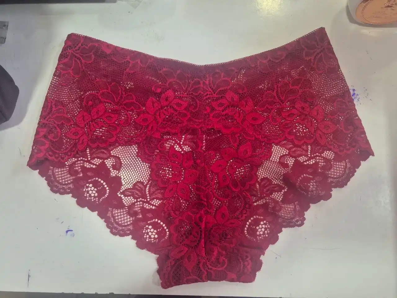 Ayollar trusigi, ayollar ichki kiyimi, qulay, choksiz, kiyim ostida ko‘rinmaydi