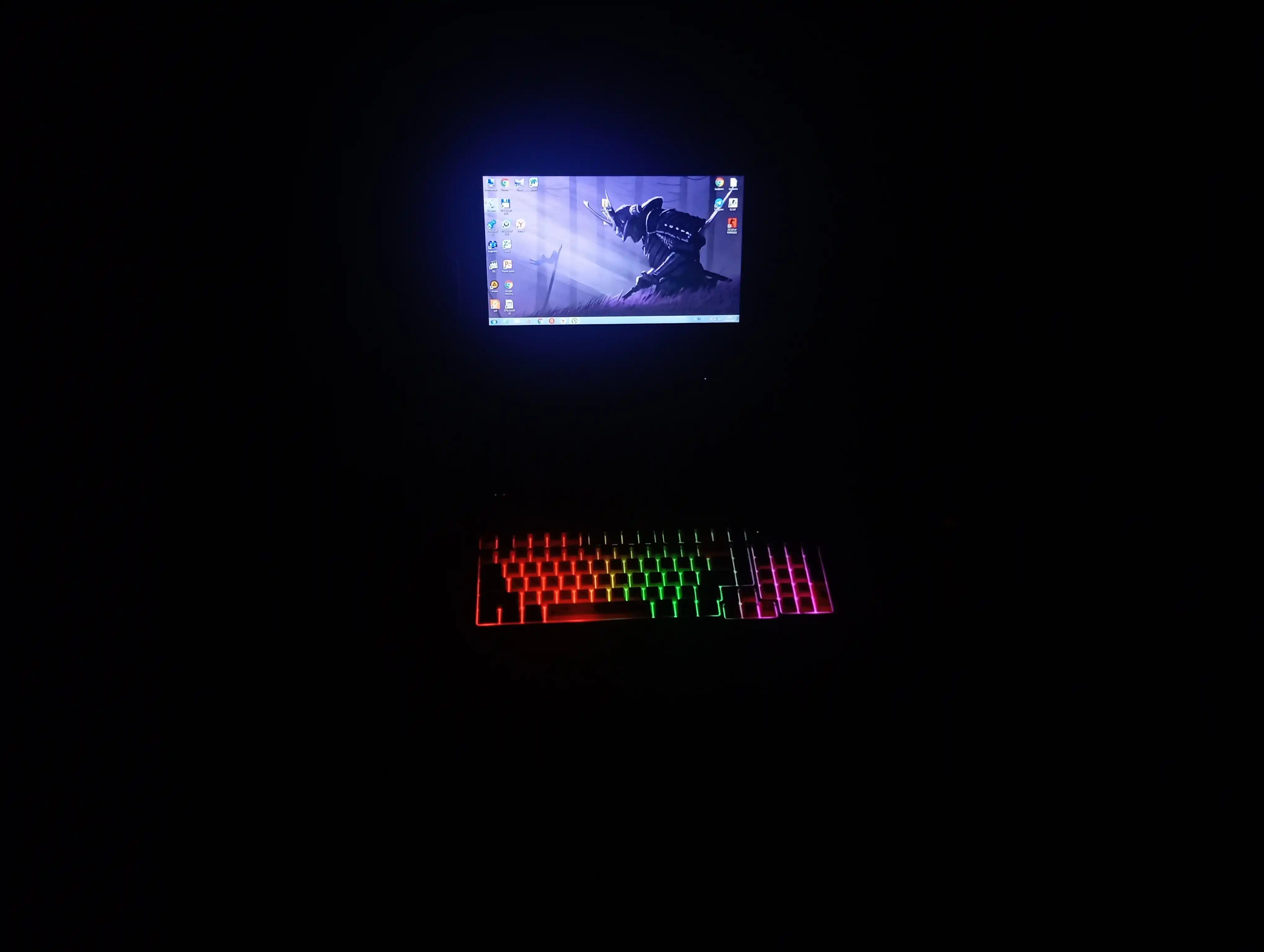 O'yin klaviaturasi simli KM800, 98 tugmali, RGB yoritgichli+sichqoncha