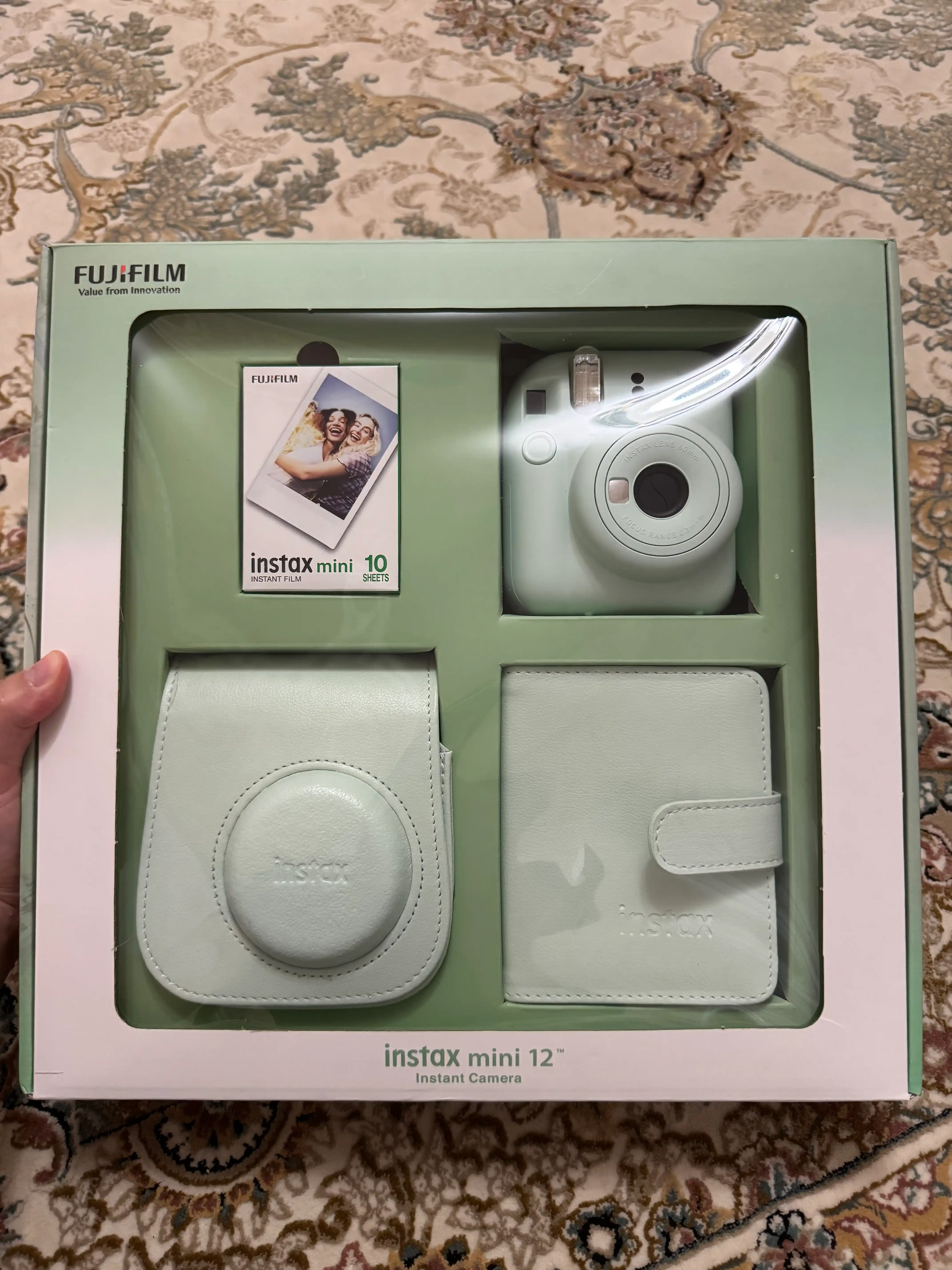 Подарочный набор Fujifilm Instax Mini 12, фотоаппарат Instax Mini 12 в комплекте
