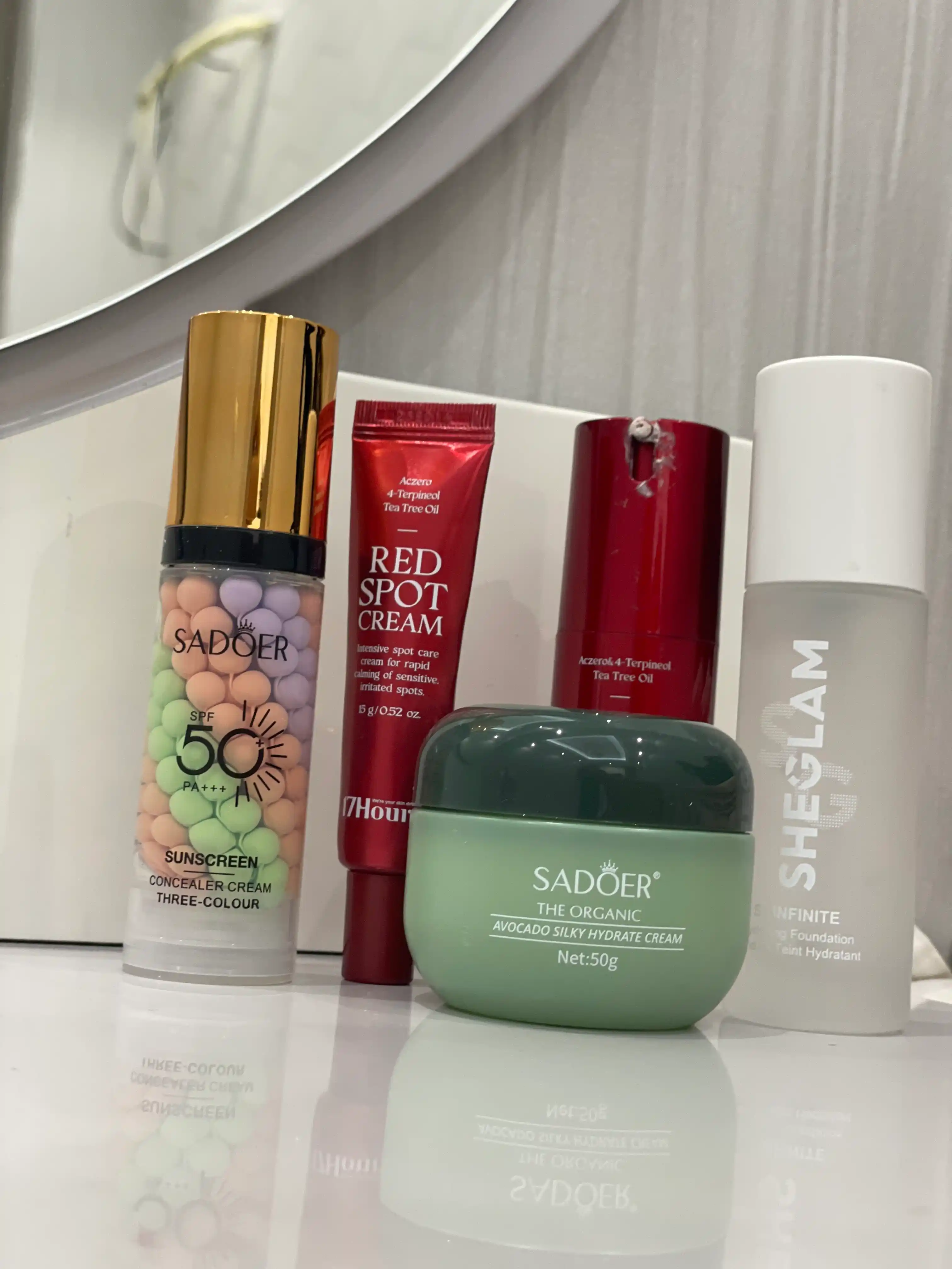 SADOER SPF 50 PA+++ Солнцезащитный крем выравнивающий тон кожи