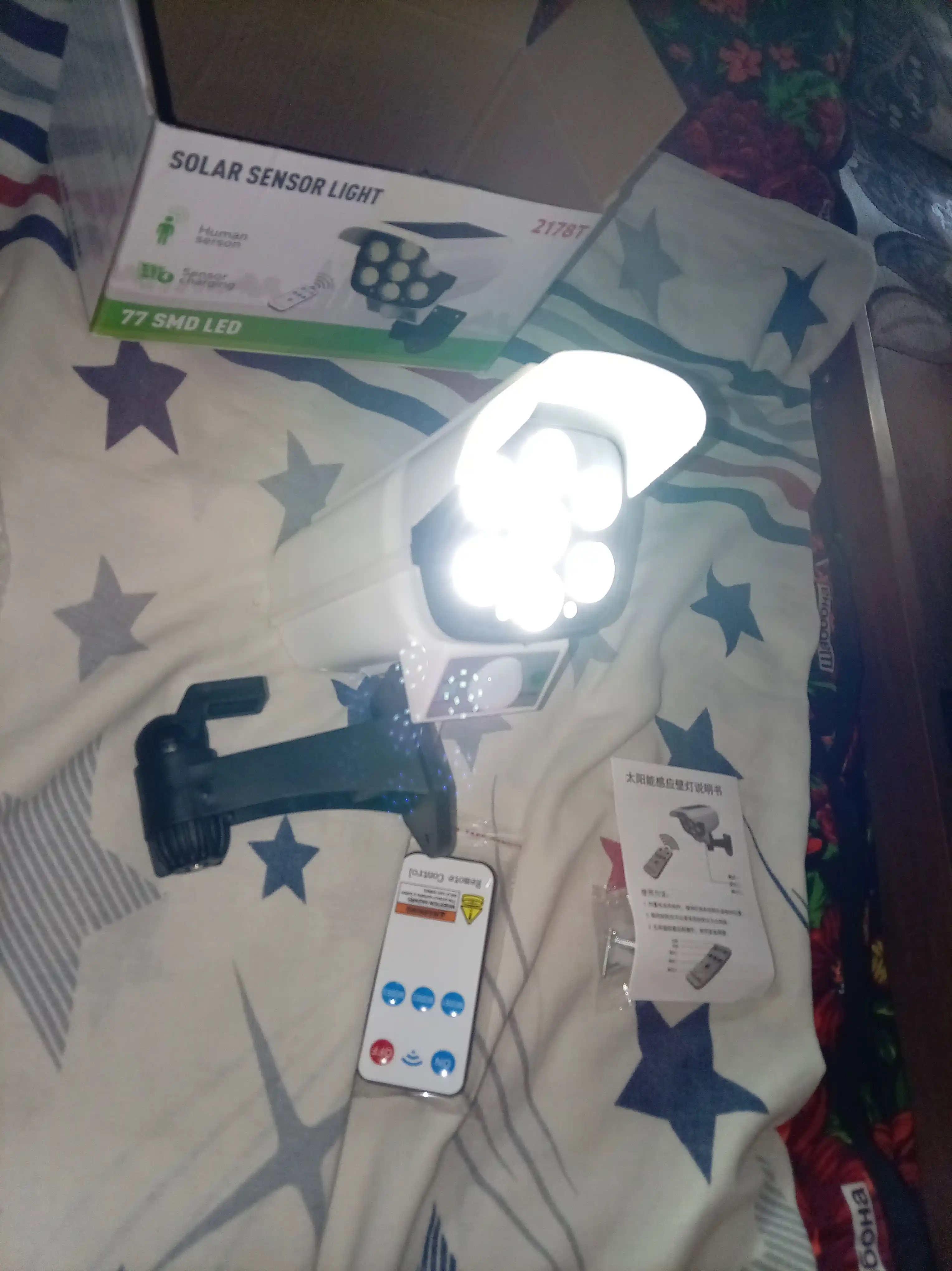 Уличный LED прожектор муляж камеры IP65 датчик движения пульт 3 режима