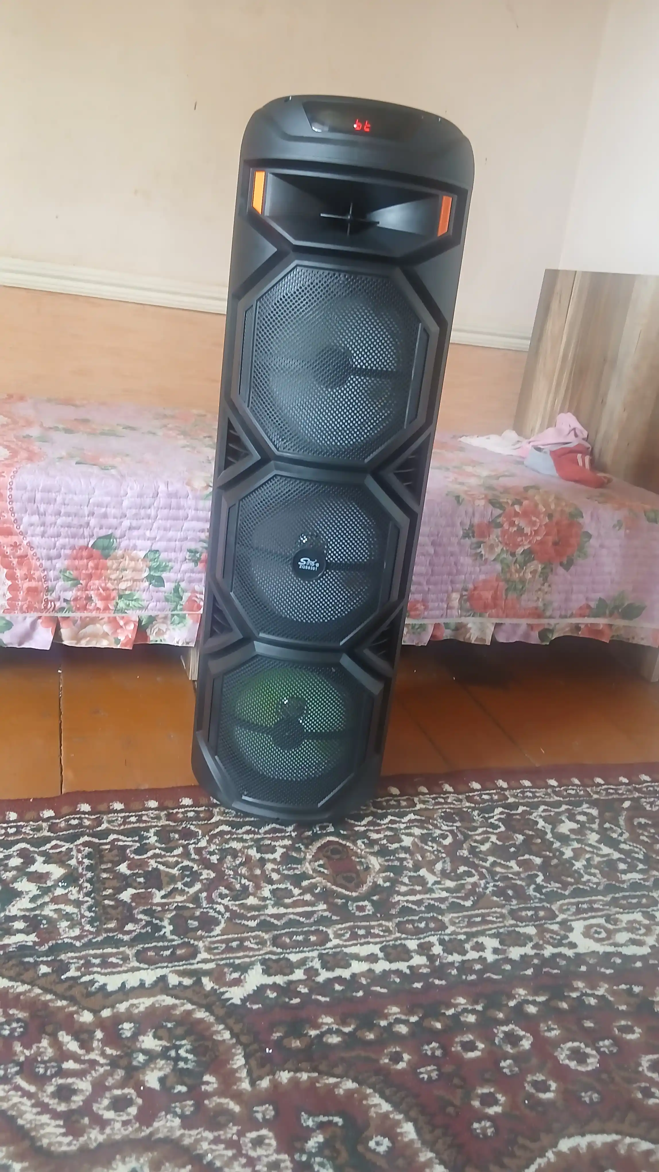 Karaoke kolonka, Bluetooth, simsiz mikrofonli, RGB chiroqli, 90×30 sm