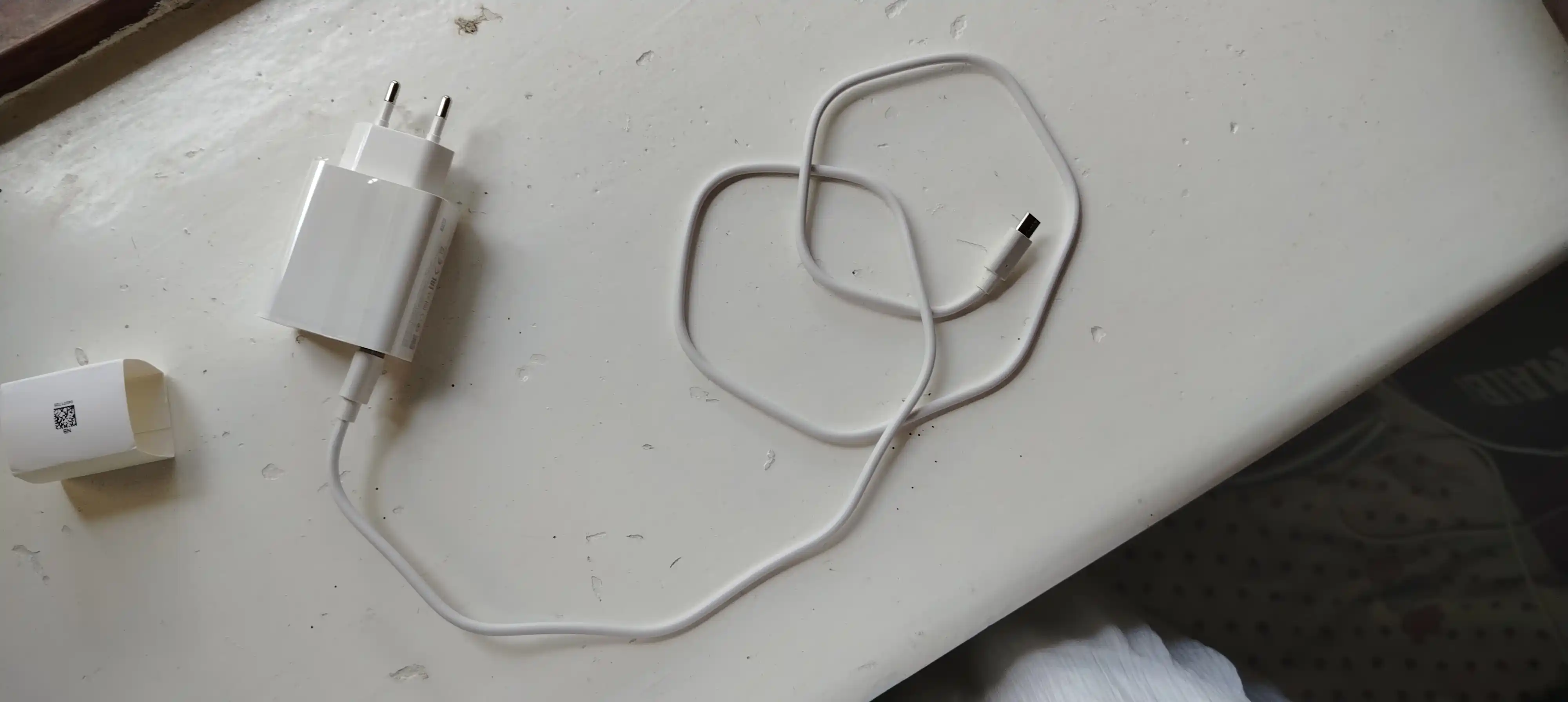 USB-A kabeli bilan 120W Fast Charging tarmoq zaryadlash qurilmasi - Type-C, oq