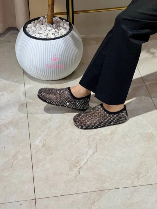 To'rli ayollar poyabzallar, yozgi setkali sliponlar toshli ayollar sliponi, qizla mokasini - 