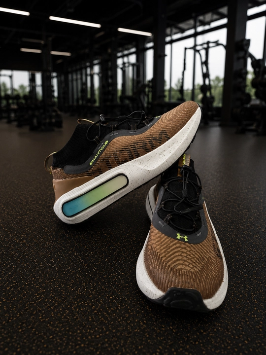 Стильные кроссовки Under Armour Phantom