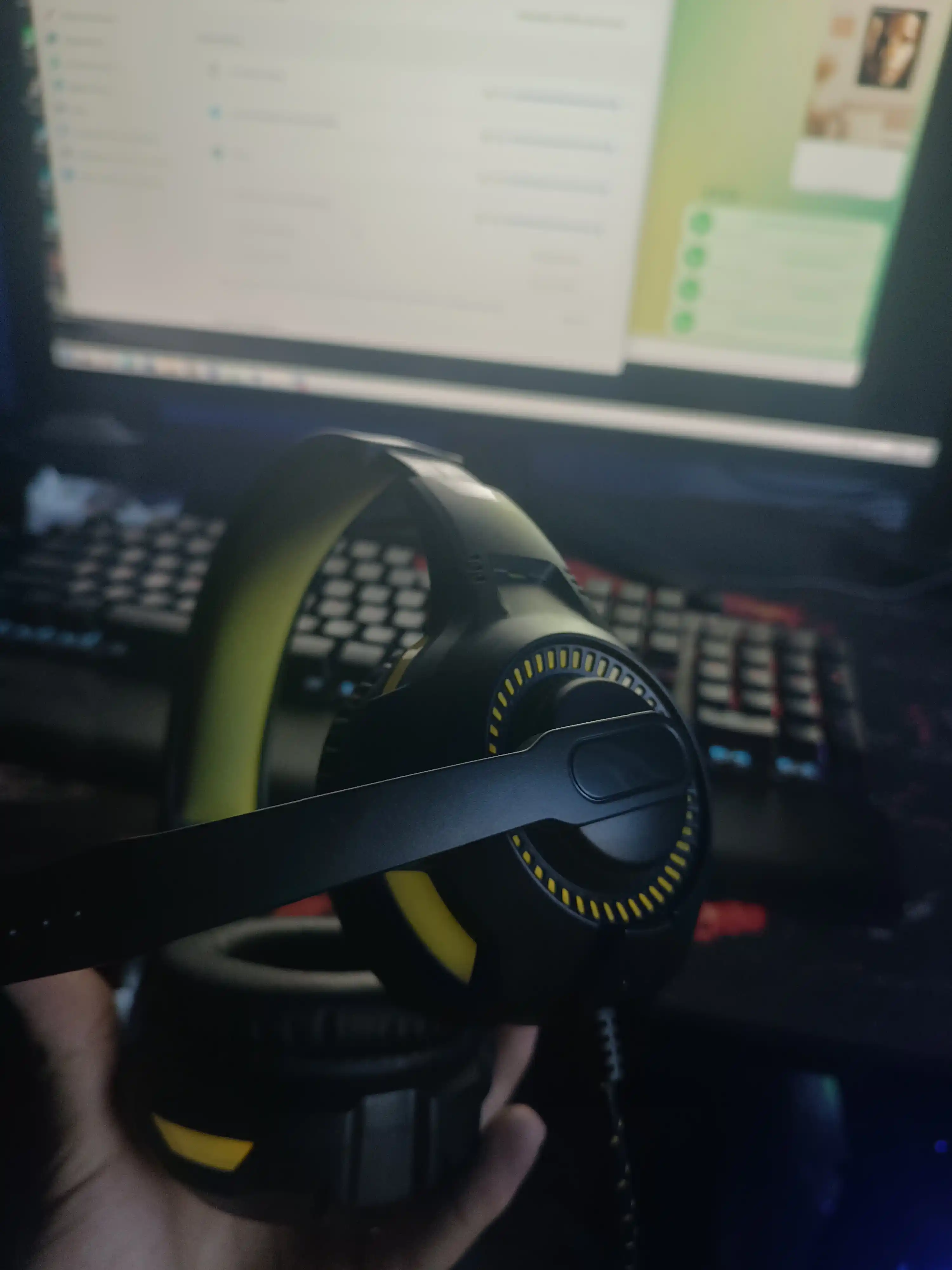 Simli o'yin quloqchinlari 2E Gaming HG300 LED 2E-HG300BK, kompyuter uchun, mikrofonli