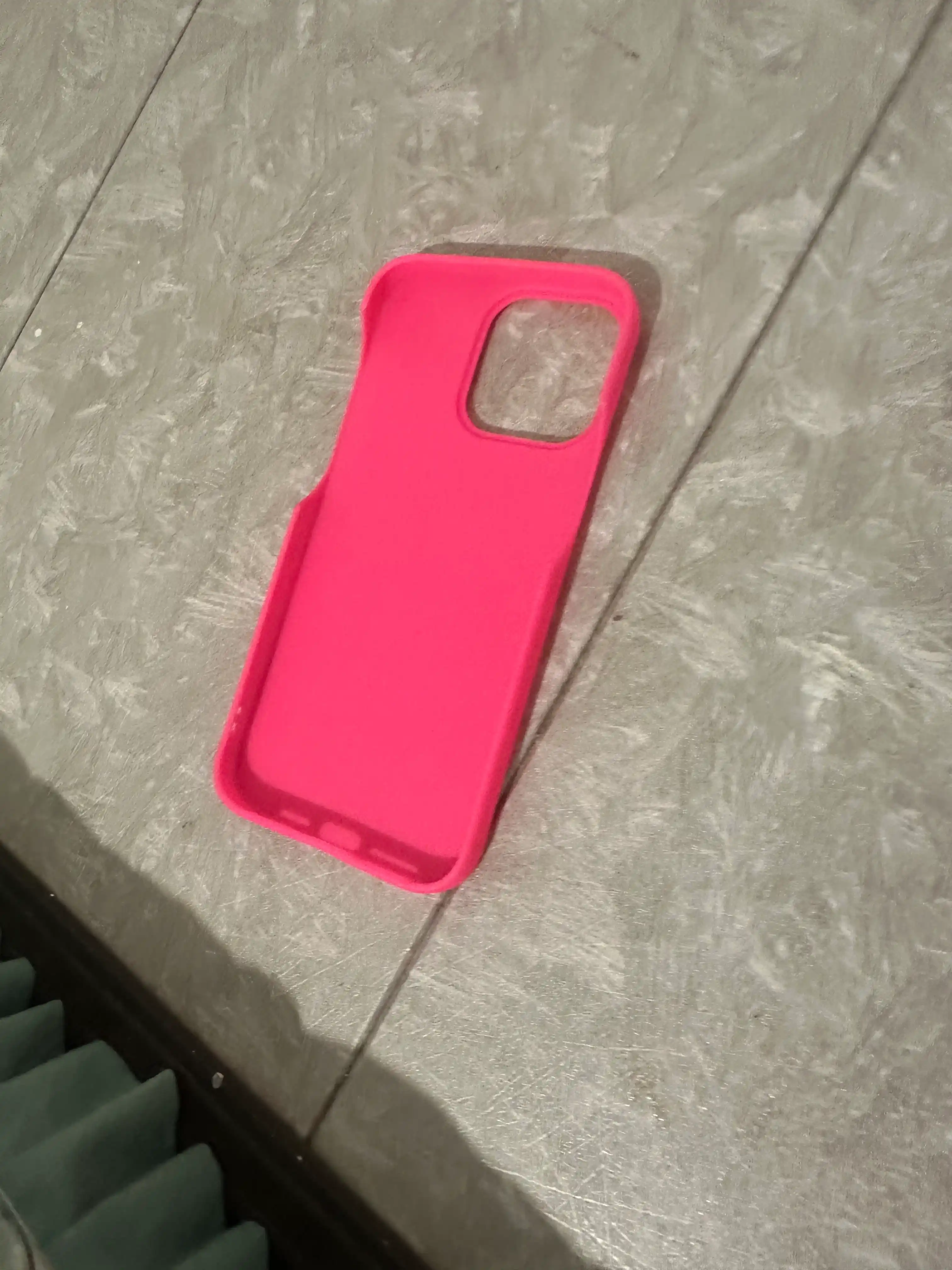 IPhone 12, 13, 14, 15, 16 Pro Max uchun yumshoq g‘ilof