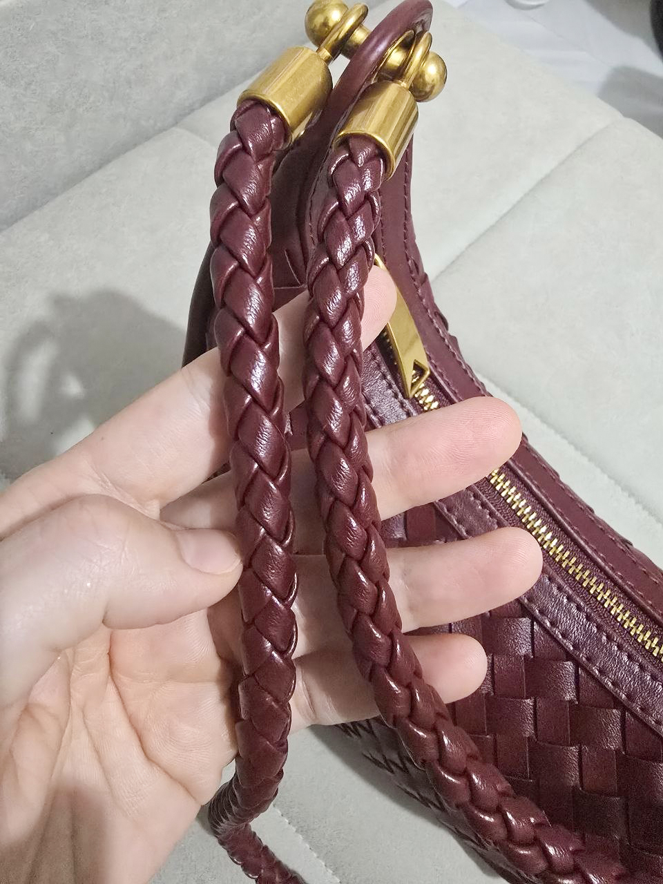 Sumka ayollar uchun to‘qilgan
