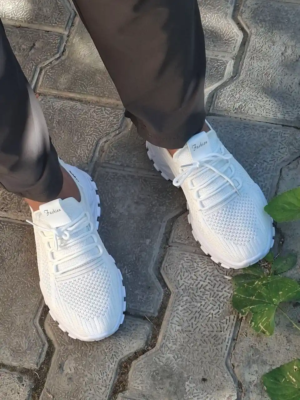 Erkaklar krossovkasi, zamonaviy yozgi krossovkalar, to‘rli havo o‘tkazuvchan sportivniy