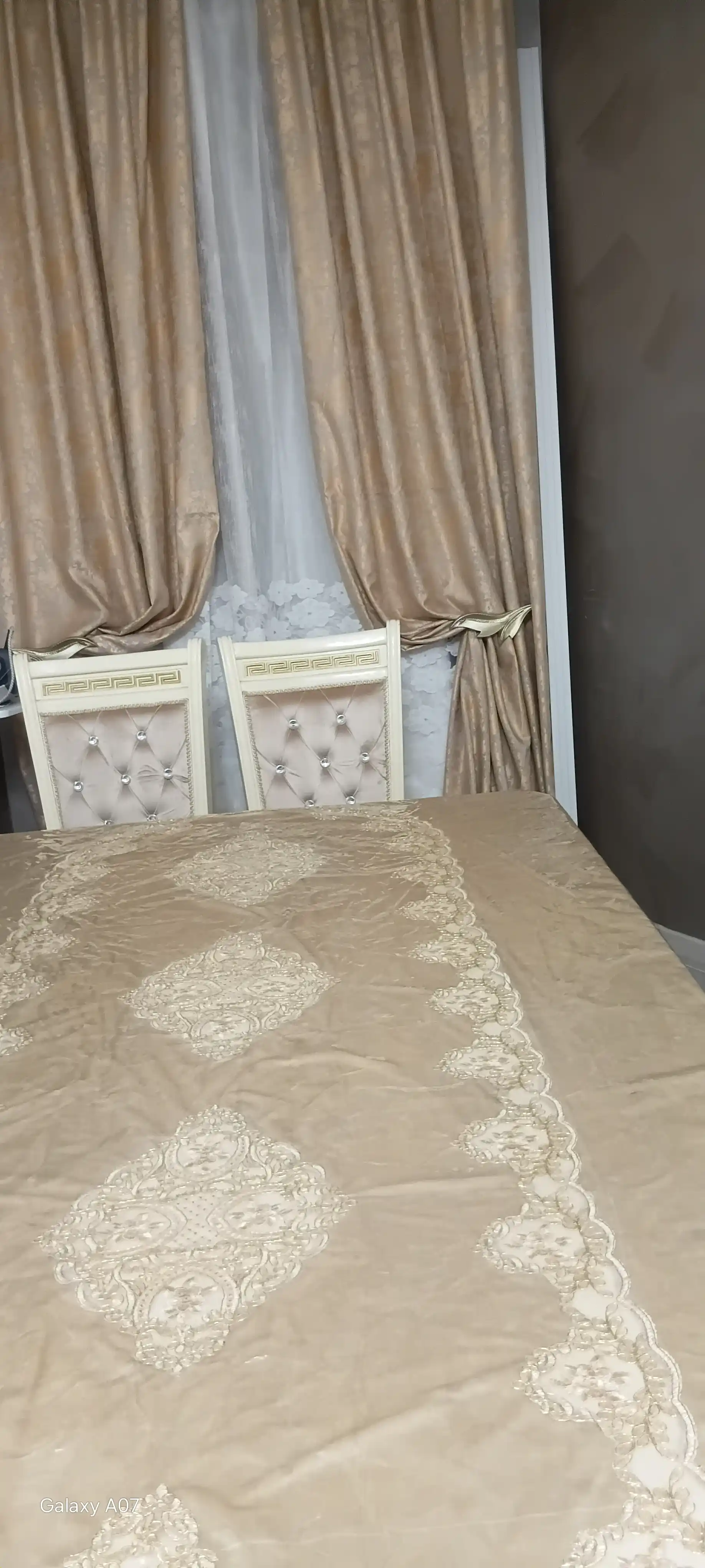 Parda tutqichlari, 2 ta