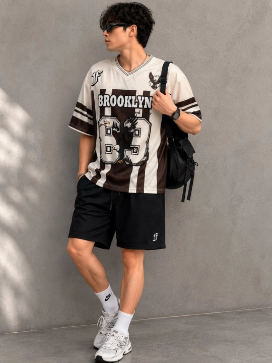 Oversize futbolka — y2k uslubidagi sport streetwear futbolka