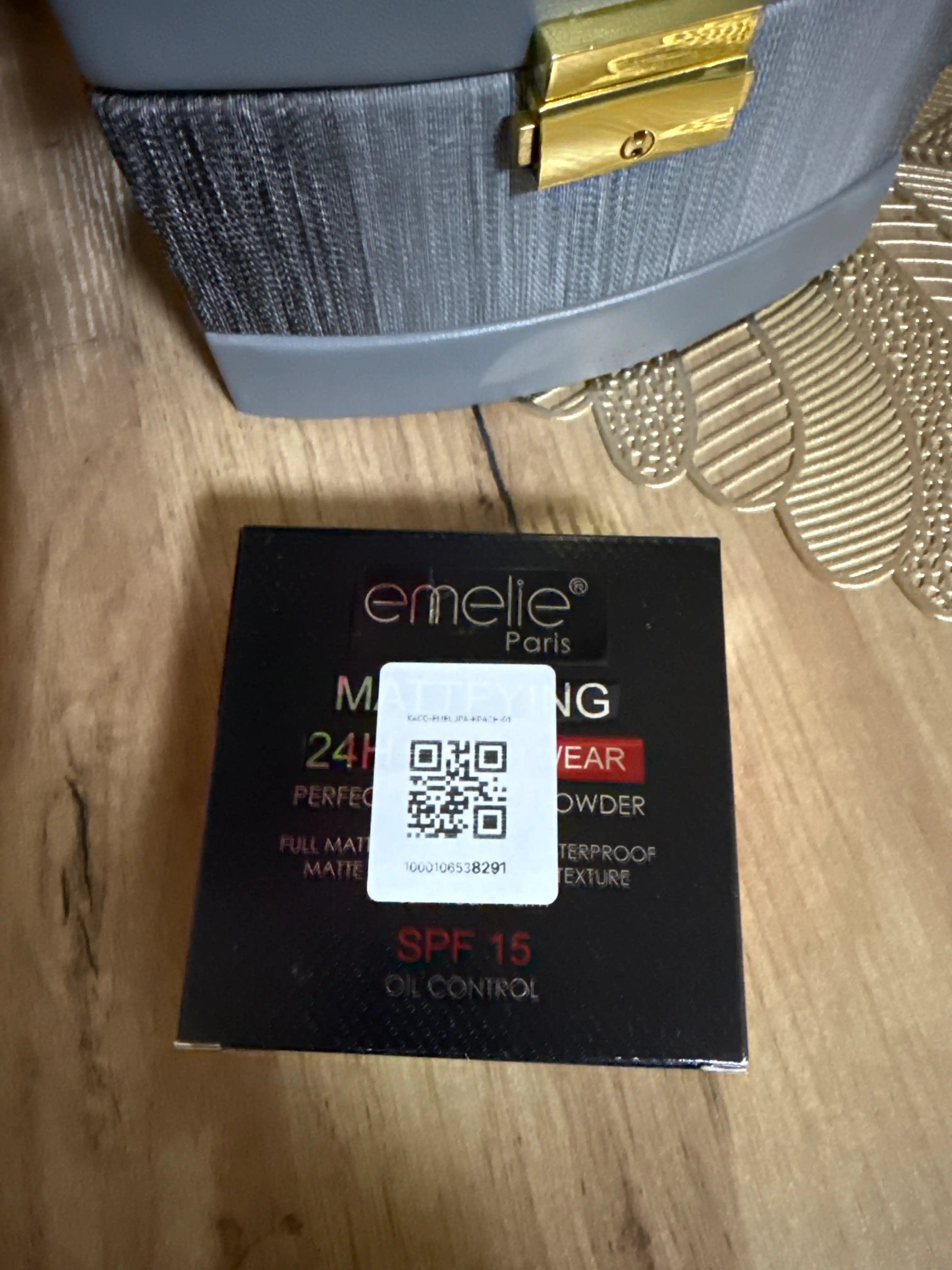 Пудра для лица, Emelie Professional Mattifying Face Powder — матирующая пудра