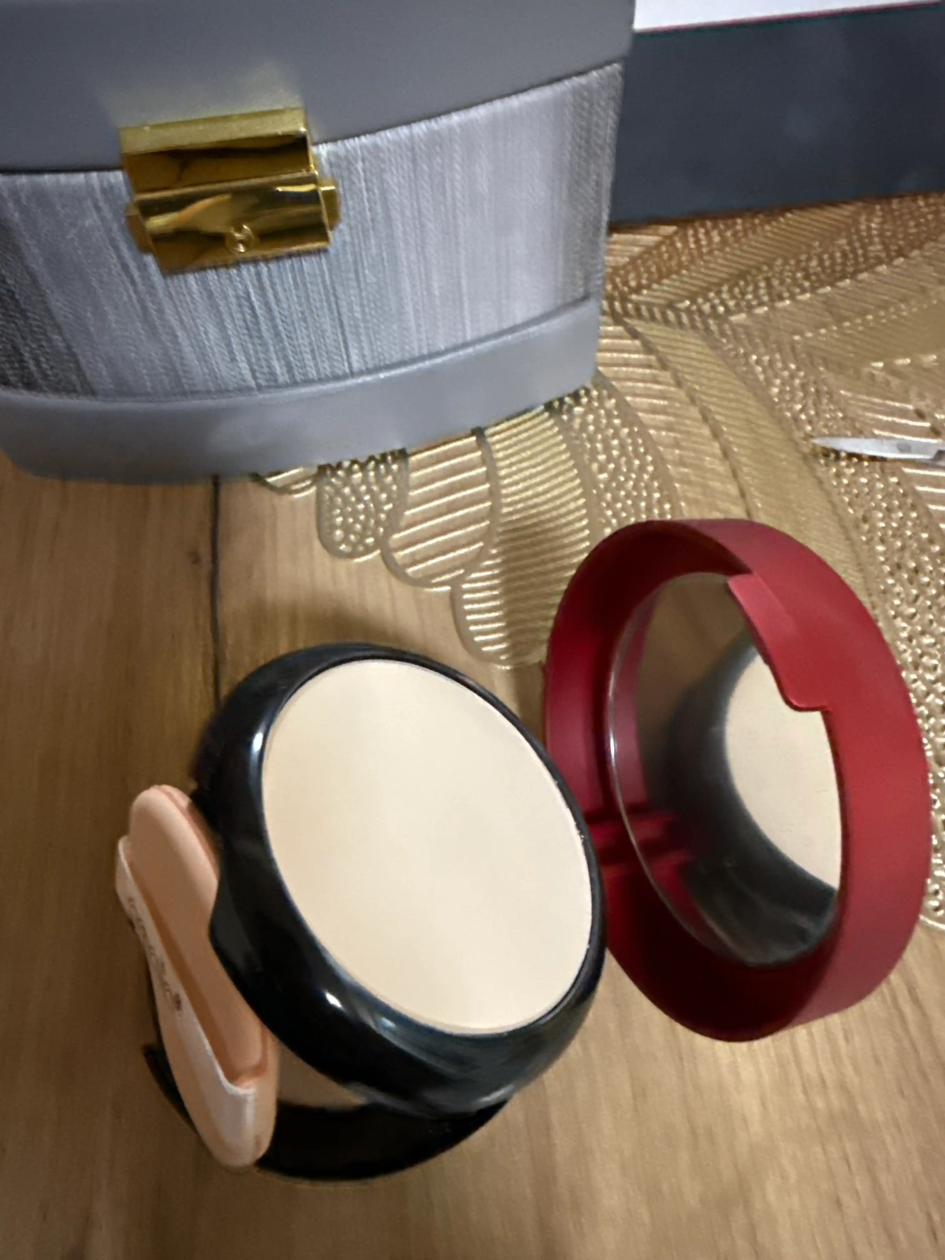 Пудра для лица, Emelie Professional Mattifying Face Powder — матирующая пудра