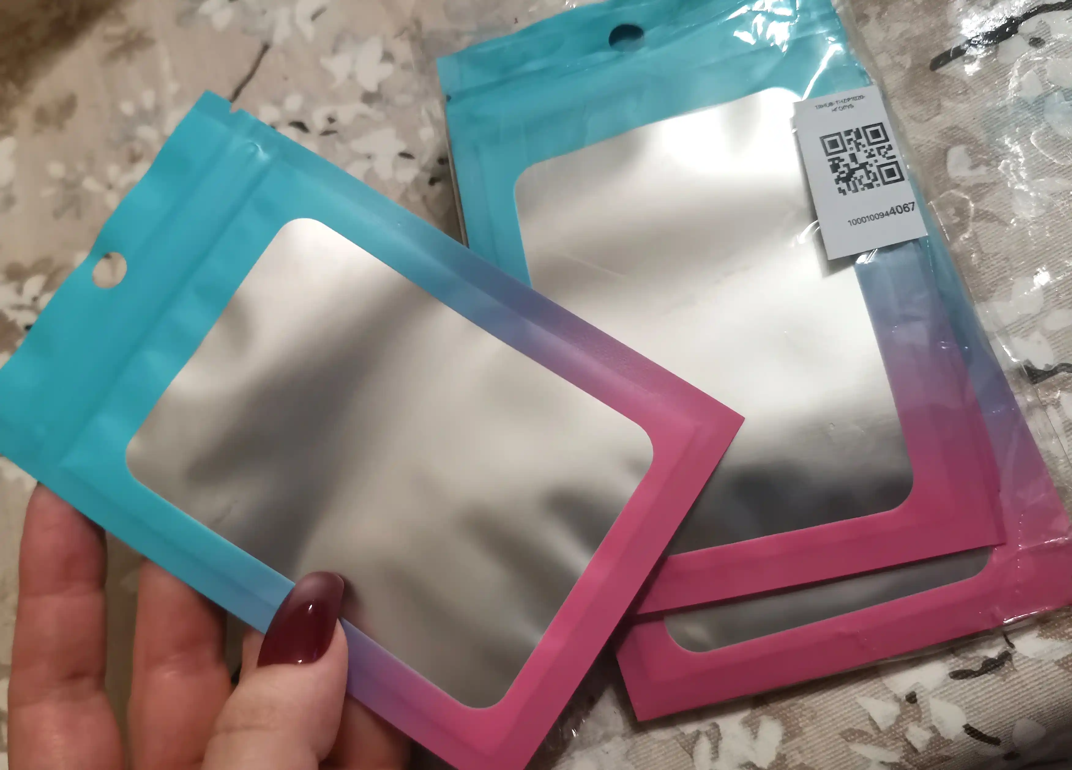 Golografik zip-paketlar 8.5×13 sm, yarim shaffof mat zip-lock paketlar