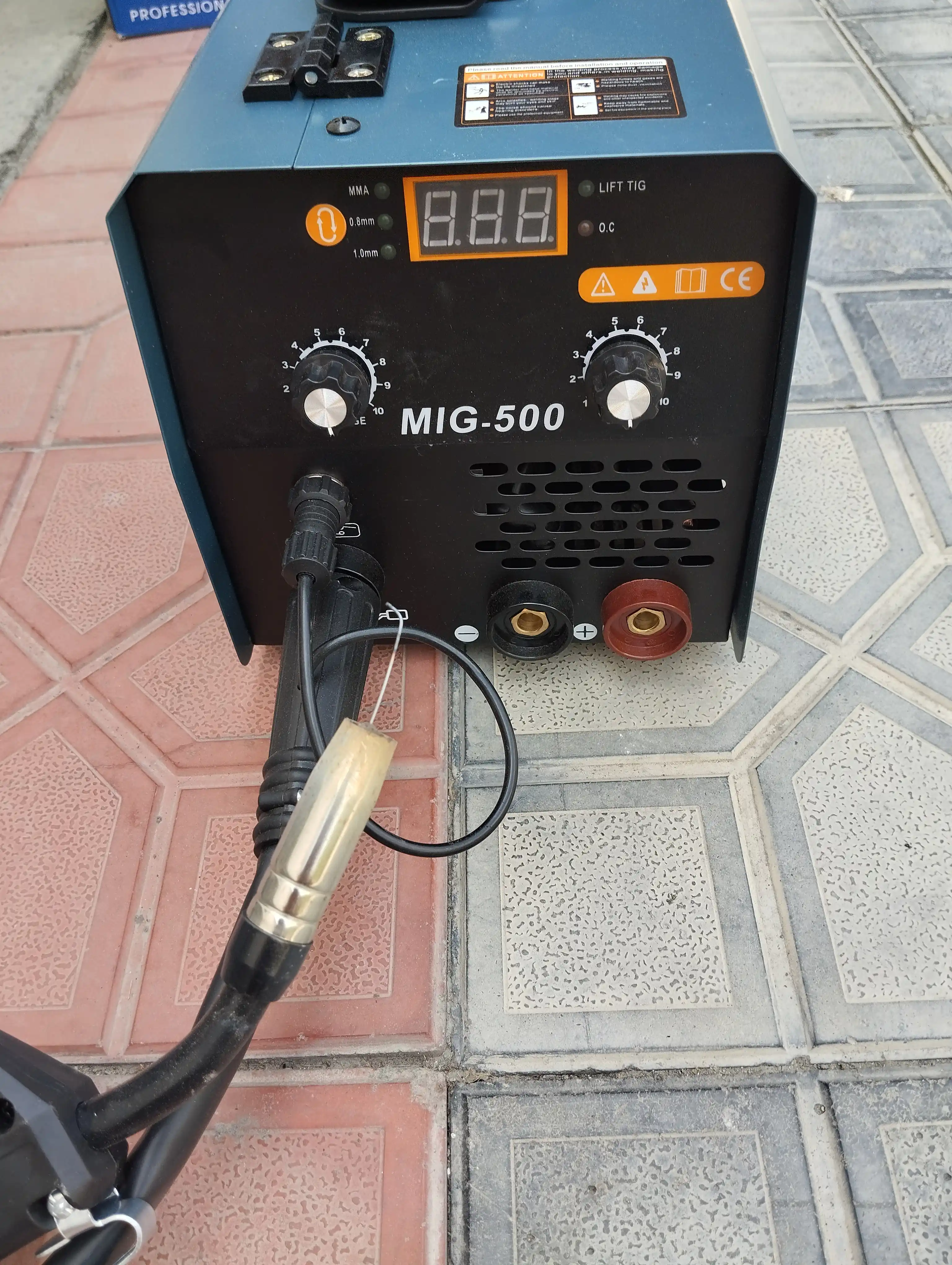 Payvandlash mashinasi, yarim avtomatik, gazsiz, MIG-500, invertor