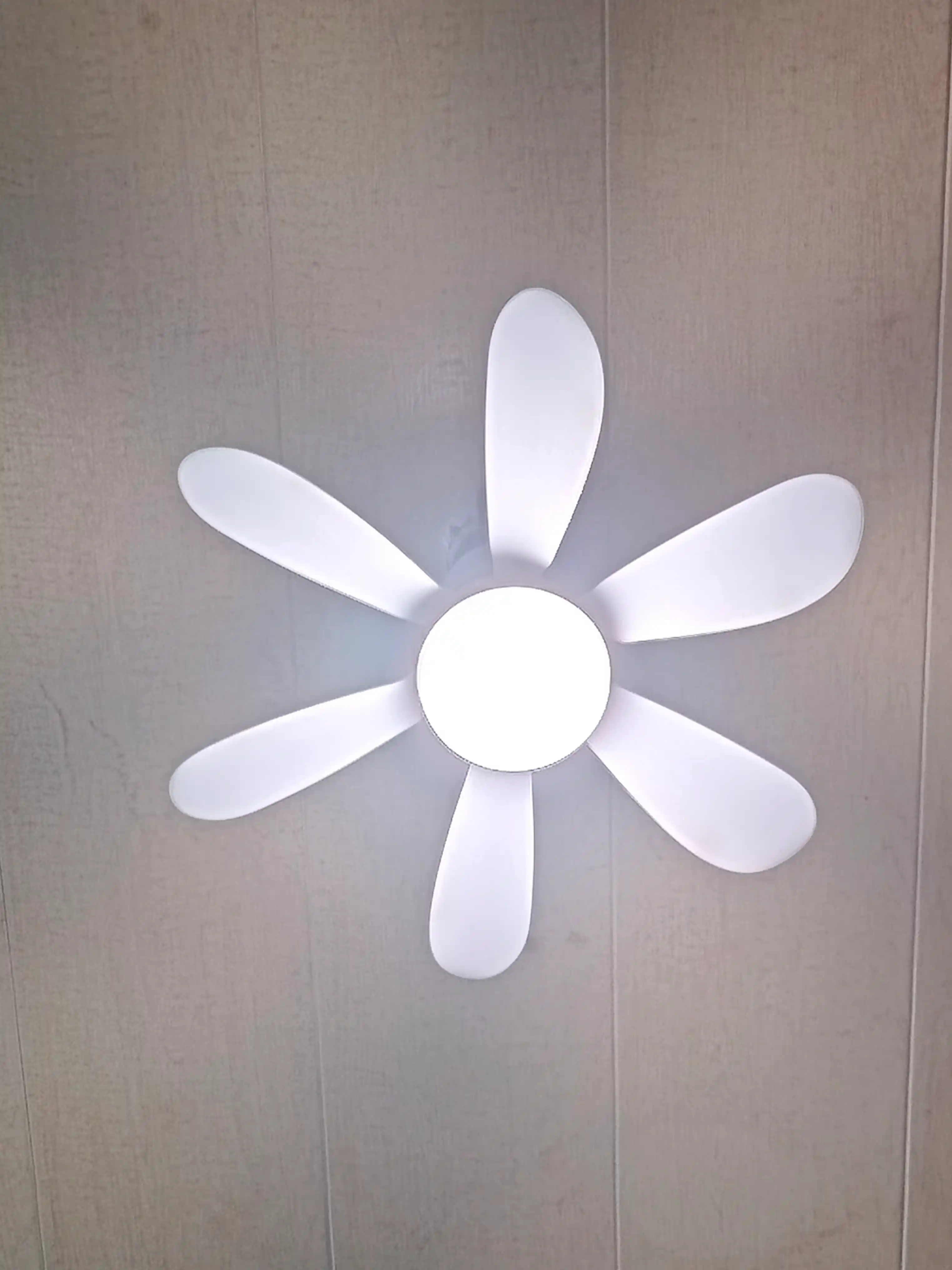 LED люстра с вентилятором с пультом 3 режима света, 4 скорости, современная для дома