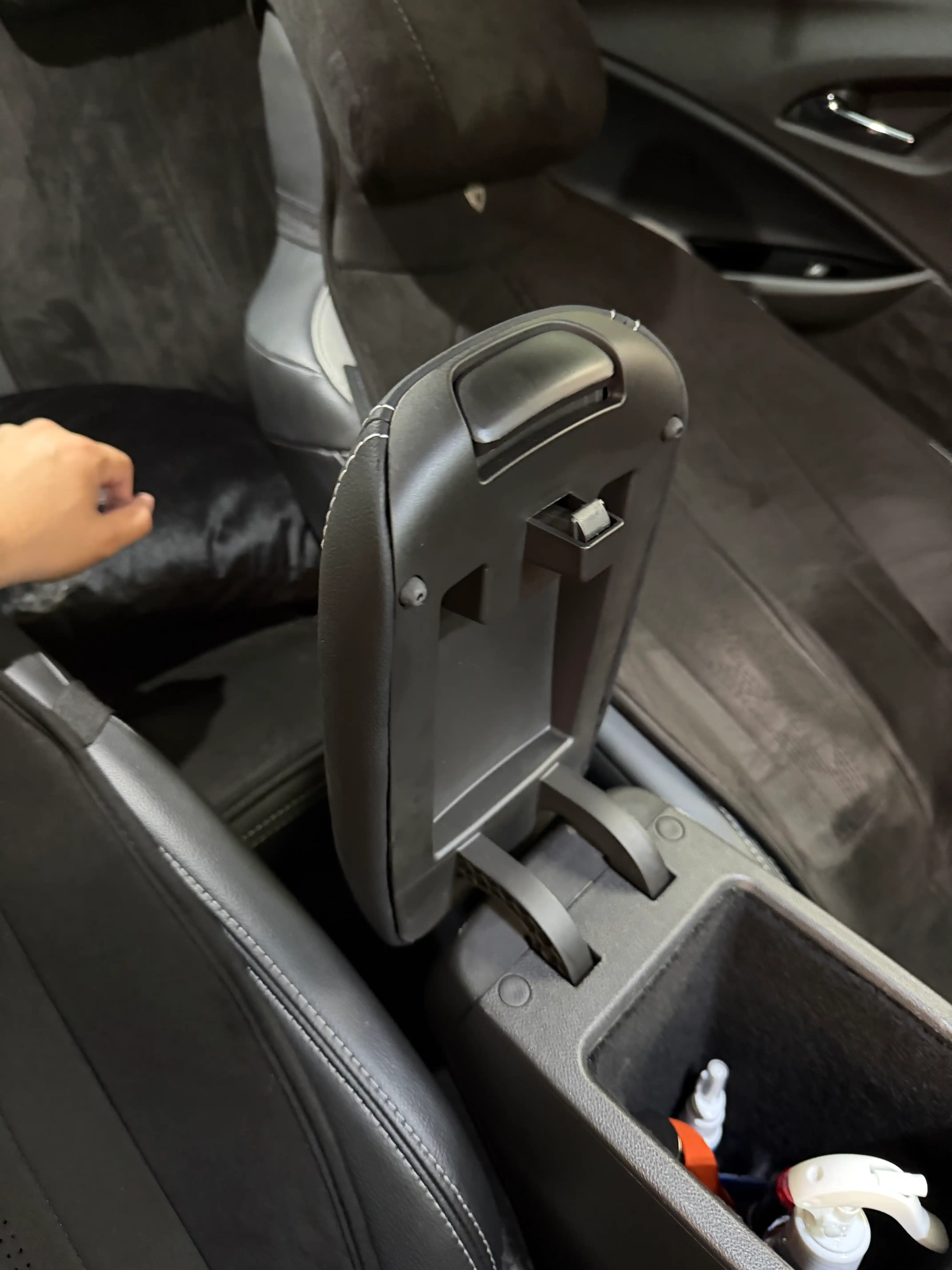 Крышка подлокотника для автомобиля Chevrolet Onix