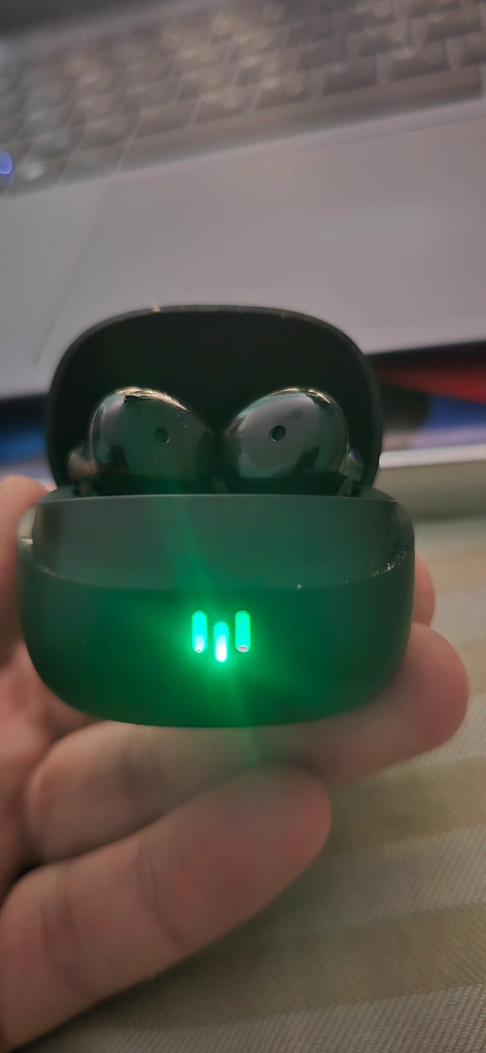 Simsiz, sensorli bluetooth quloqchinlar iPhone va Android uchun 2026