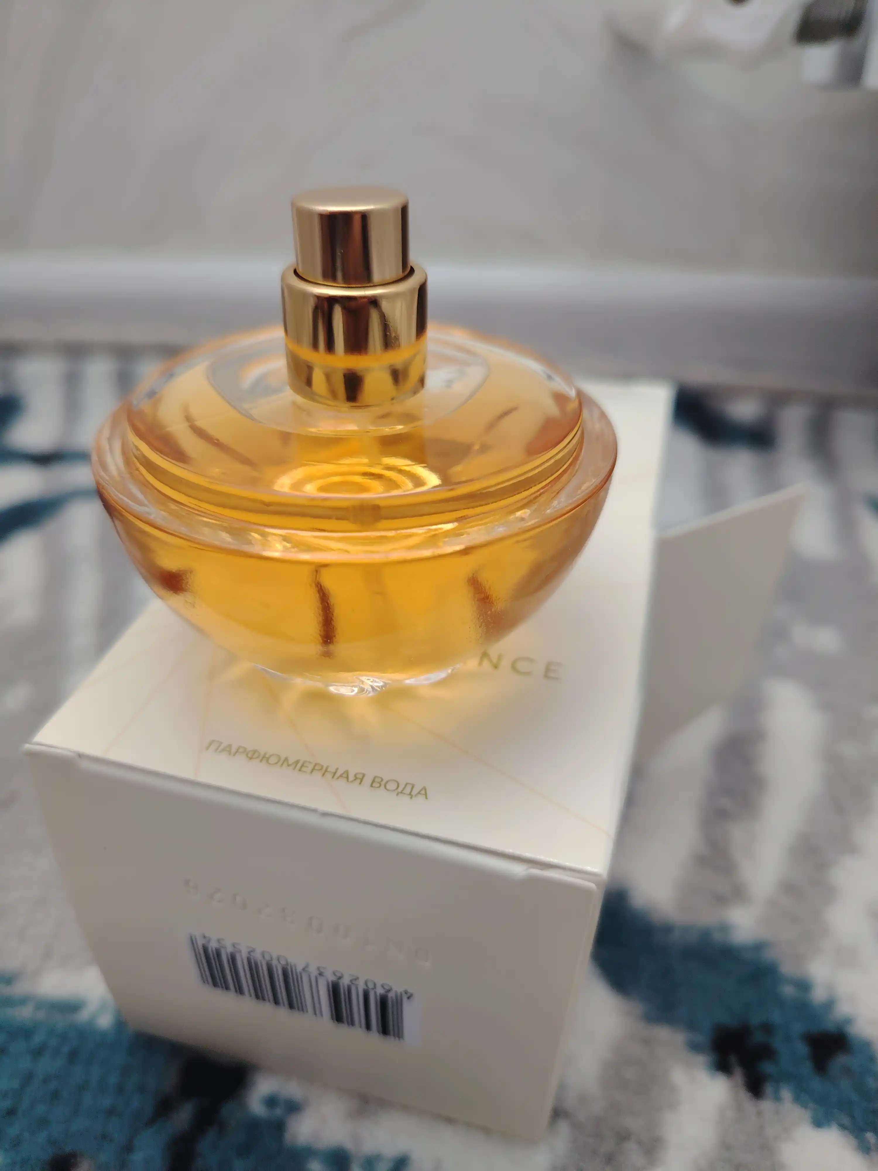 Parfyumlangan suv Avon Incandessence, 50 ml