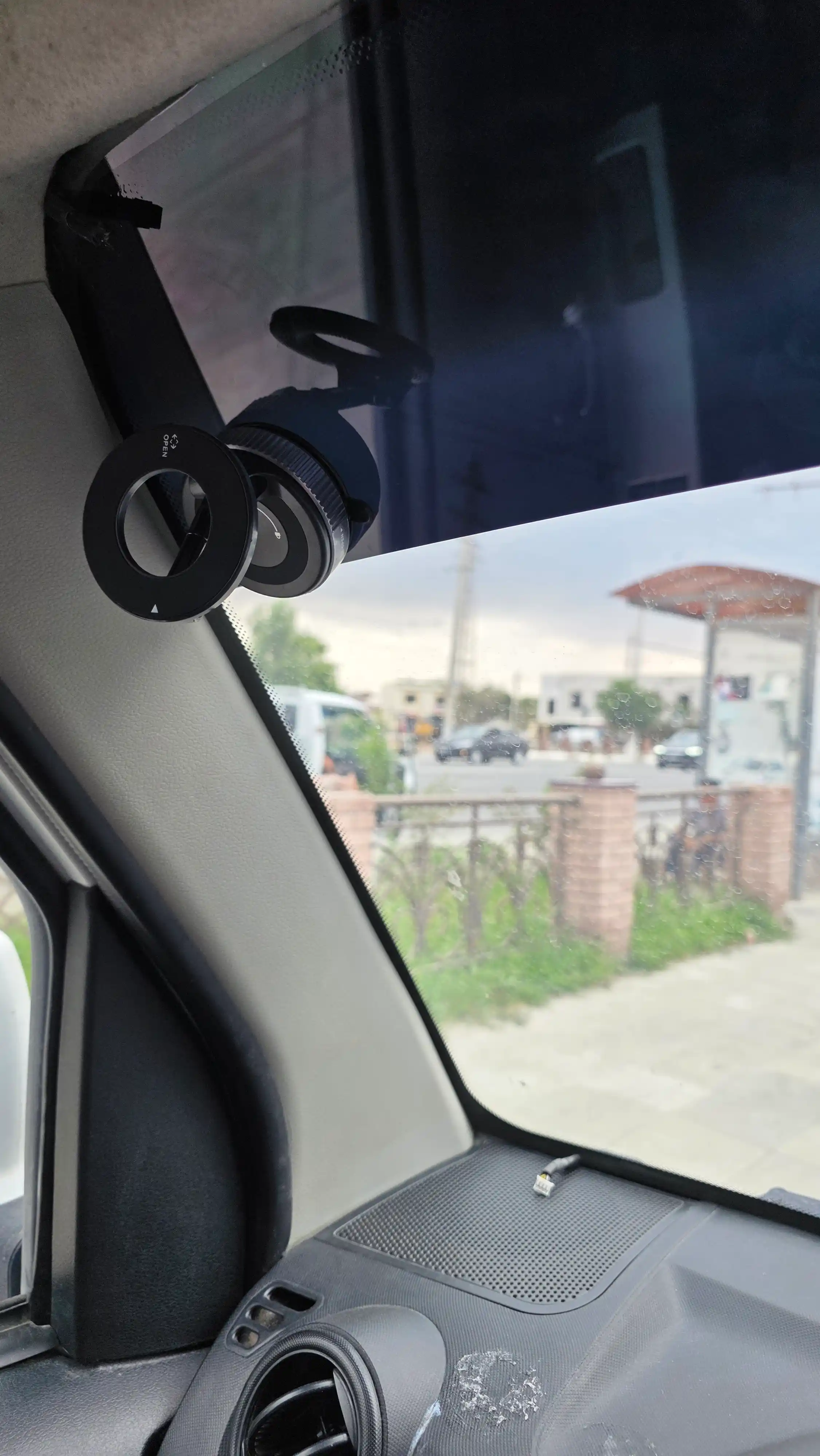 Avtomobil uchun magnit vakuumli telefon ushlagichi Magsafe bilan, 360 darajali, prisoskali
