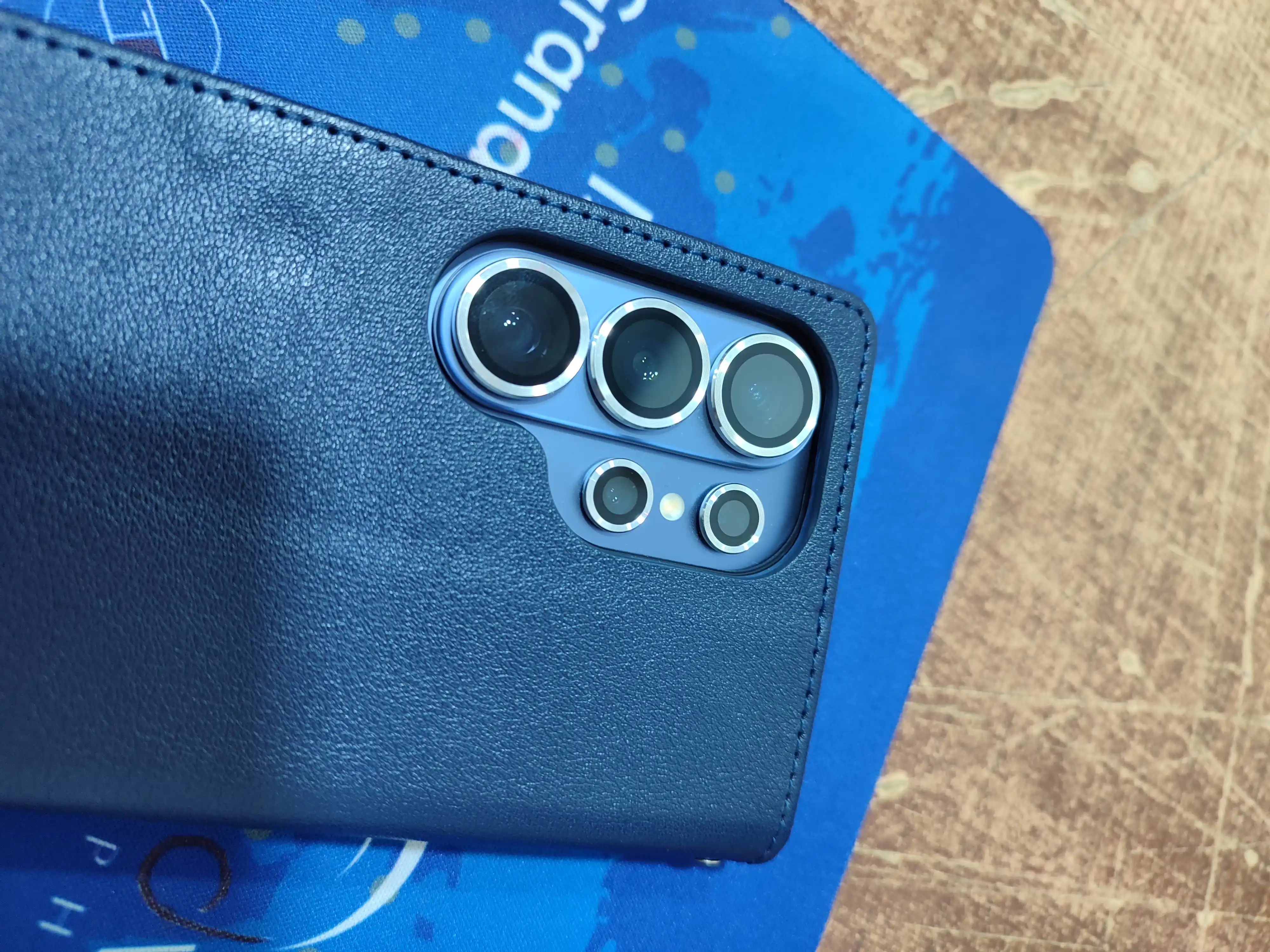 Samsung Galaxy S26 Ultra, S25 Ultra kameralari uchun himoya oynasi metall ramka